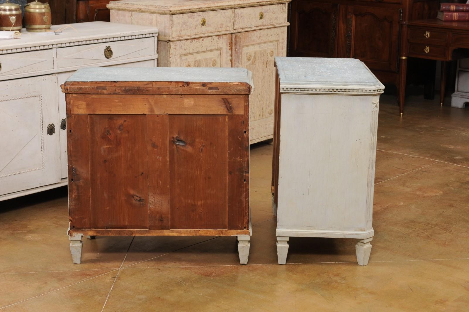 Pair of Swedish Gustavian Style 1890s Painted Chests with Carved Stars For Sale 5