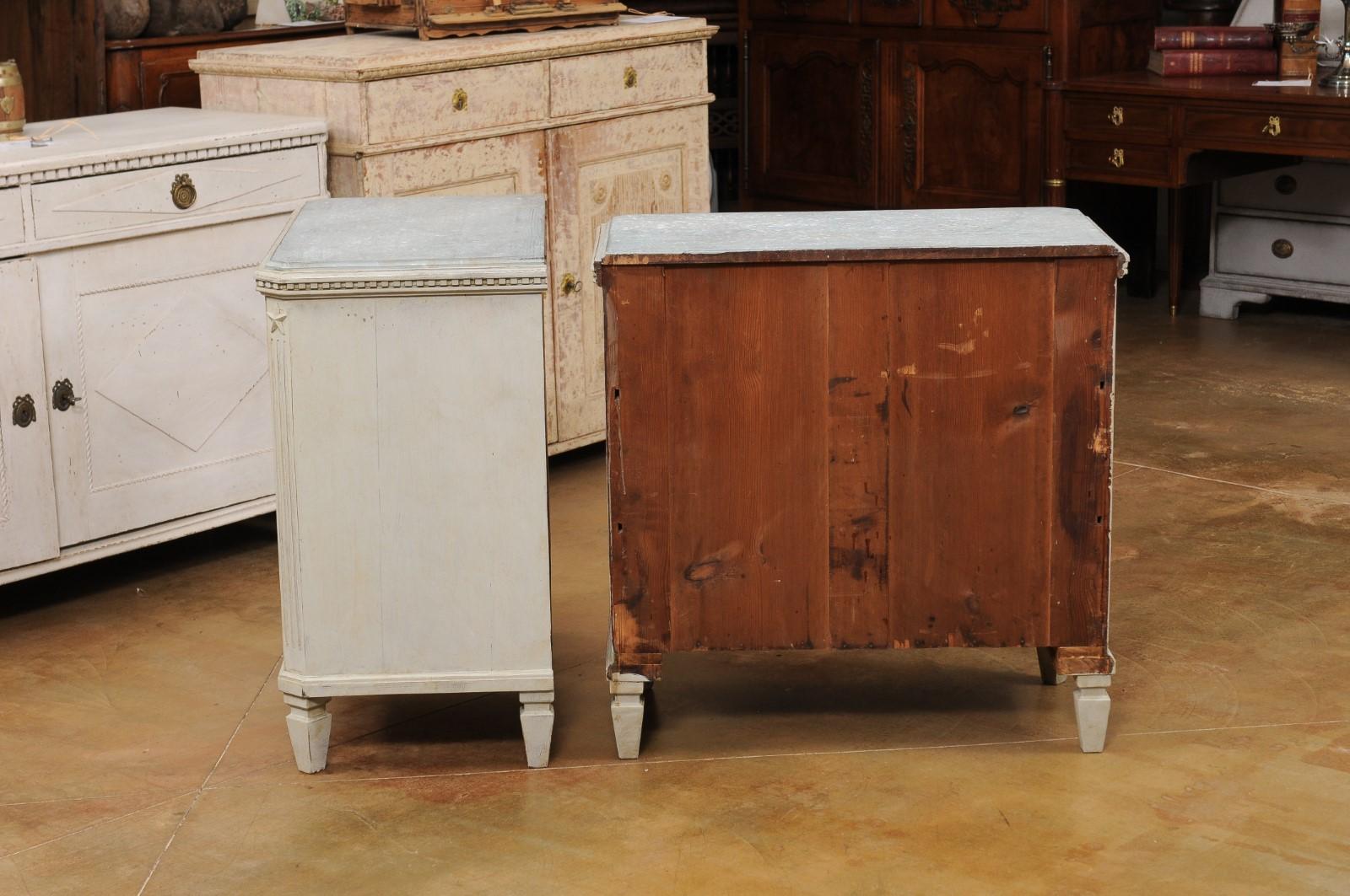 Pair of Swedish Gustavian Style 1890s Painted Chests with Carved Stars For Sale 6