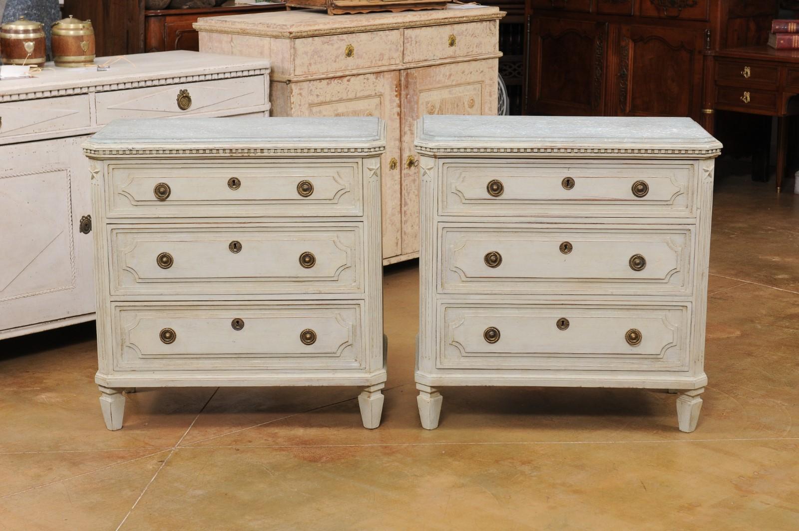 Pair of Swedish Gustavian Style 1890s Painted Chests with Carved Stars For Sale 8