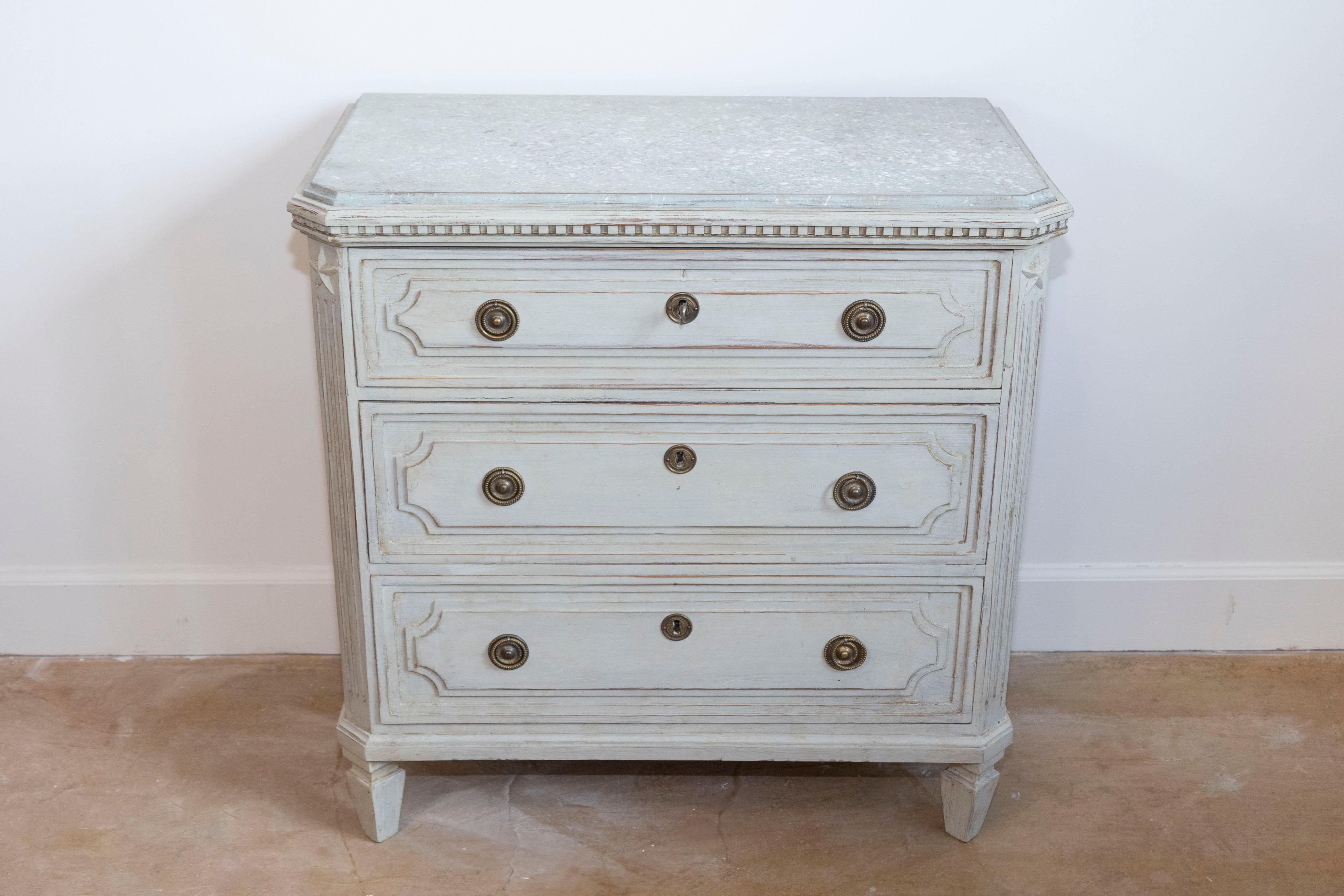 19th Century Pair of Swedish Gustavian Style 1890s Painted Chests with Carved Stars For Sale
