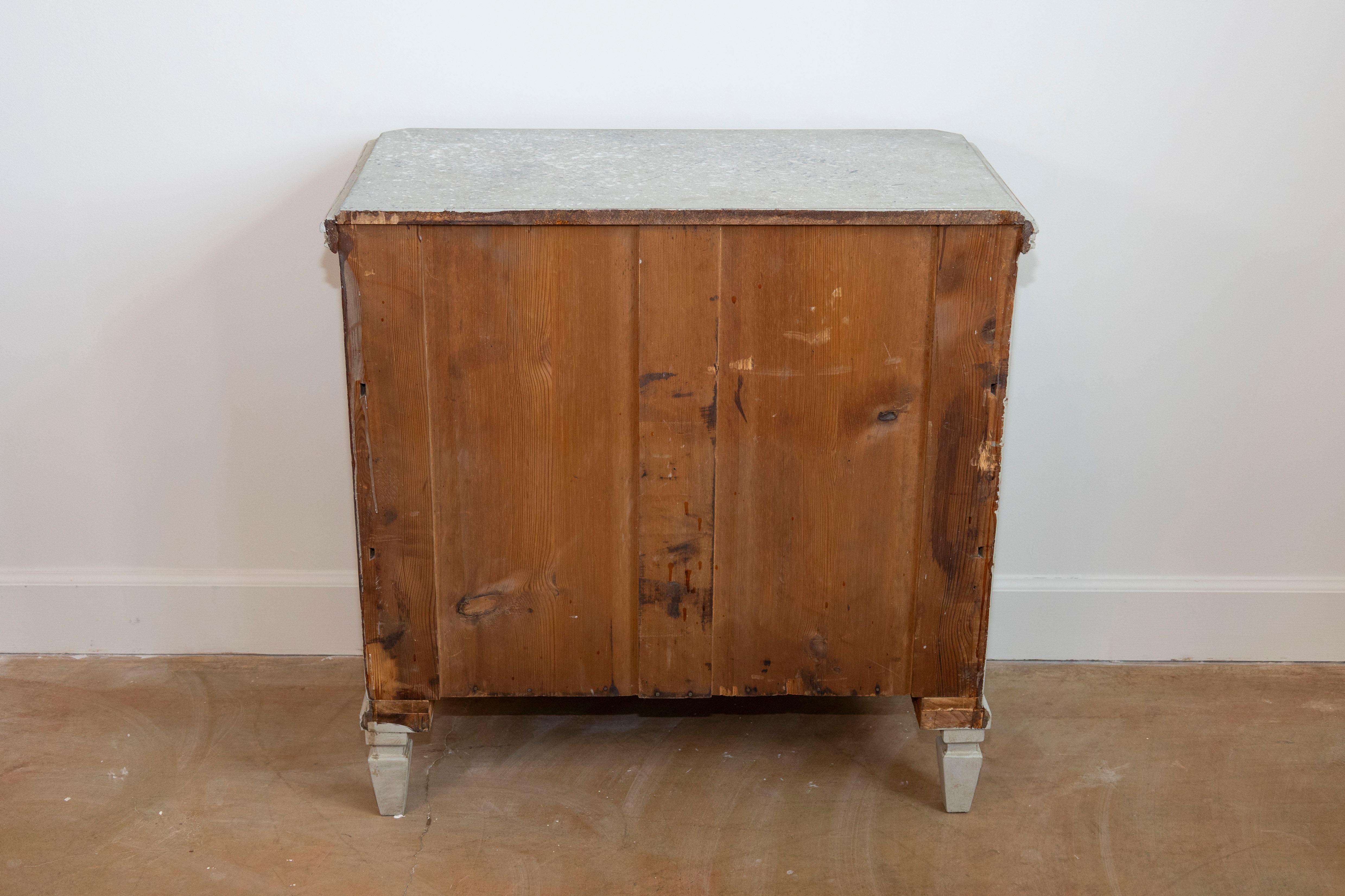 Pair of Swedish Gustavian Style 1890s Painted Chests with Carved Stars For Sale 3