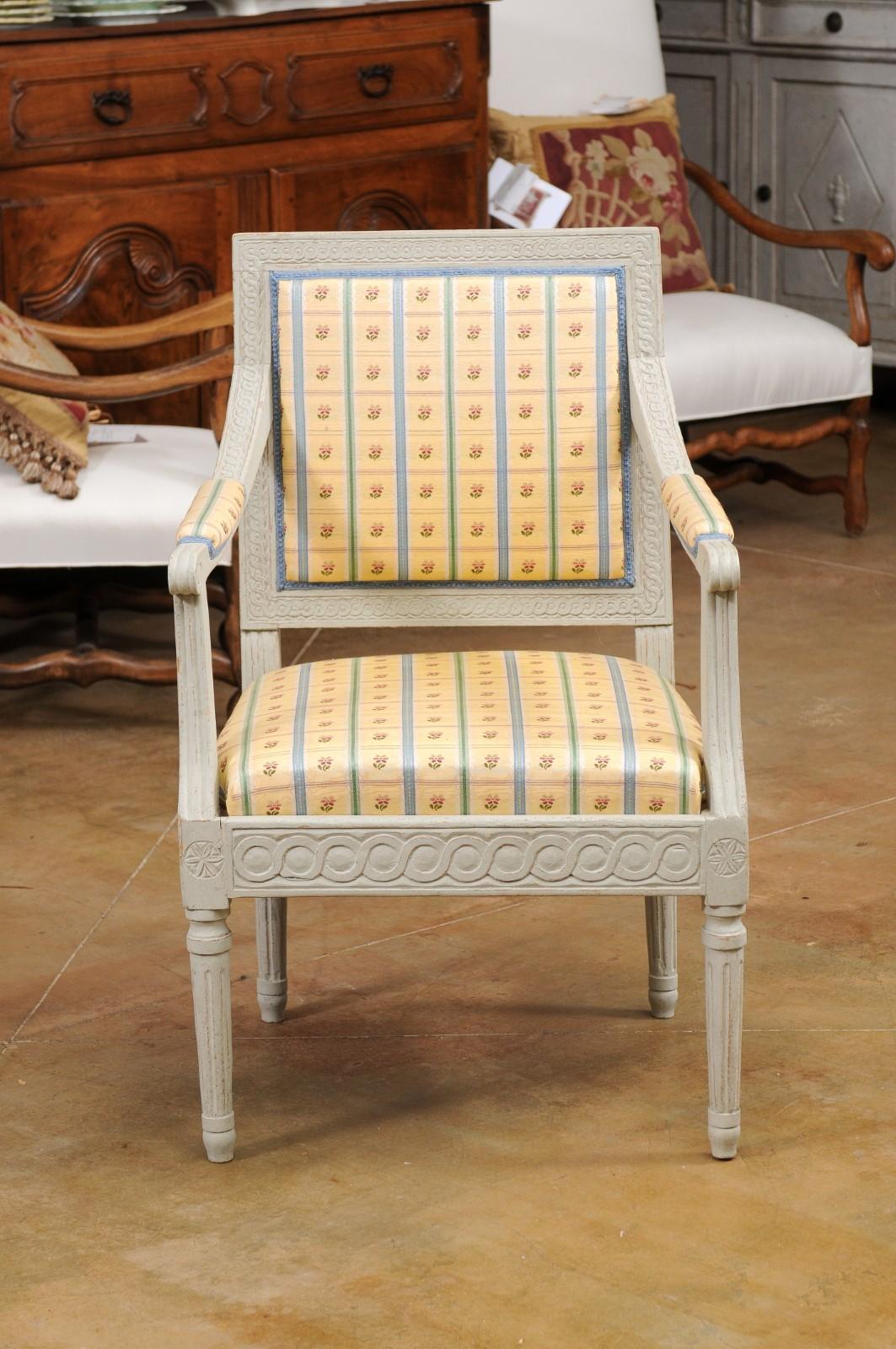 Pair of Swedish Gustavian Style 1890s Painted Wood Armchairs with Guilloches For Sale 5