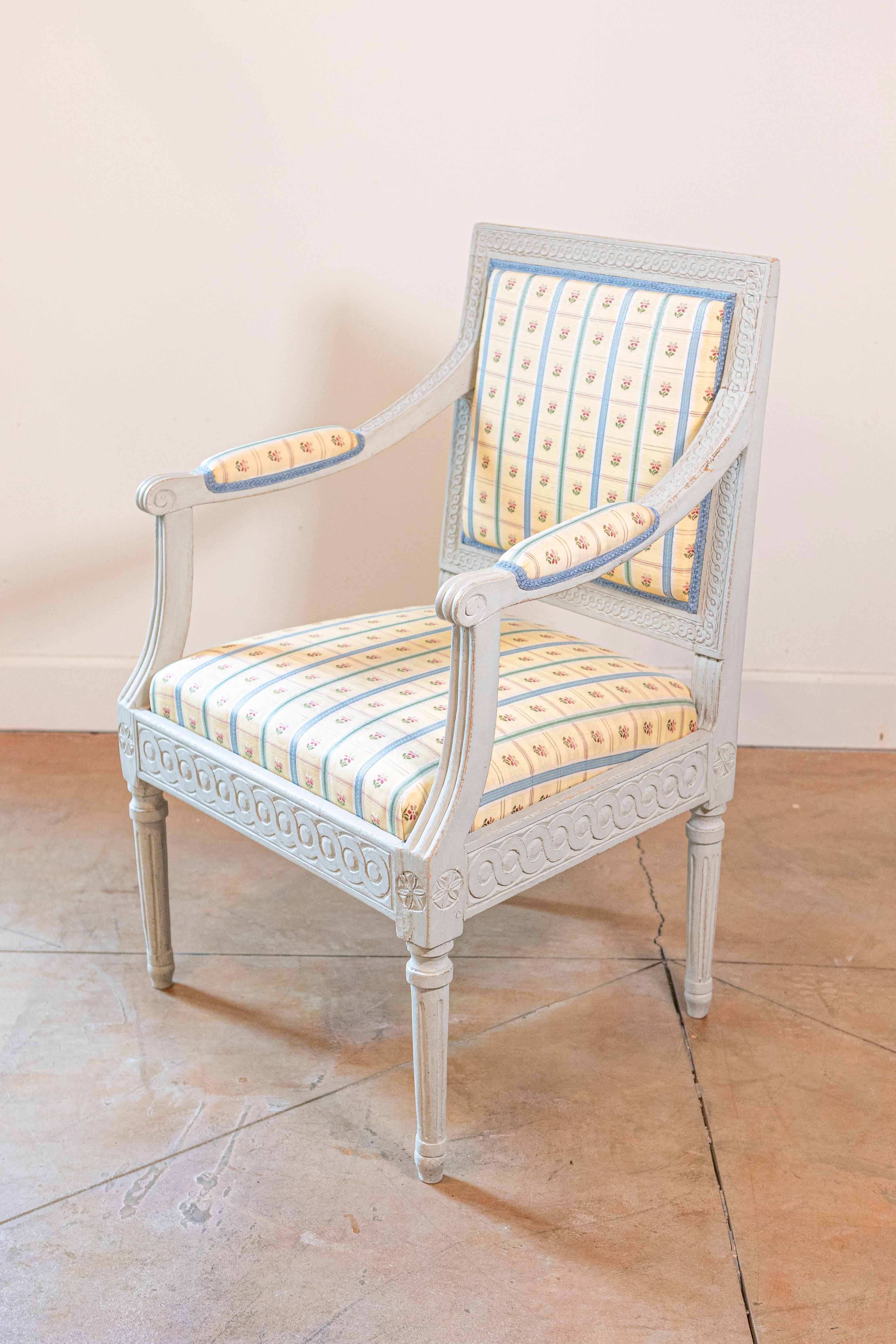 Pair of Swedish Gustavian Style 1890s Painted Wood Armchairs with Guilloches In Good Condition In Atlanta, GA