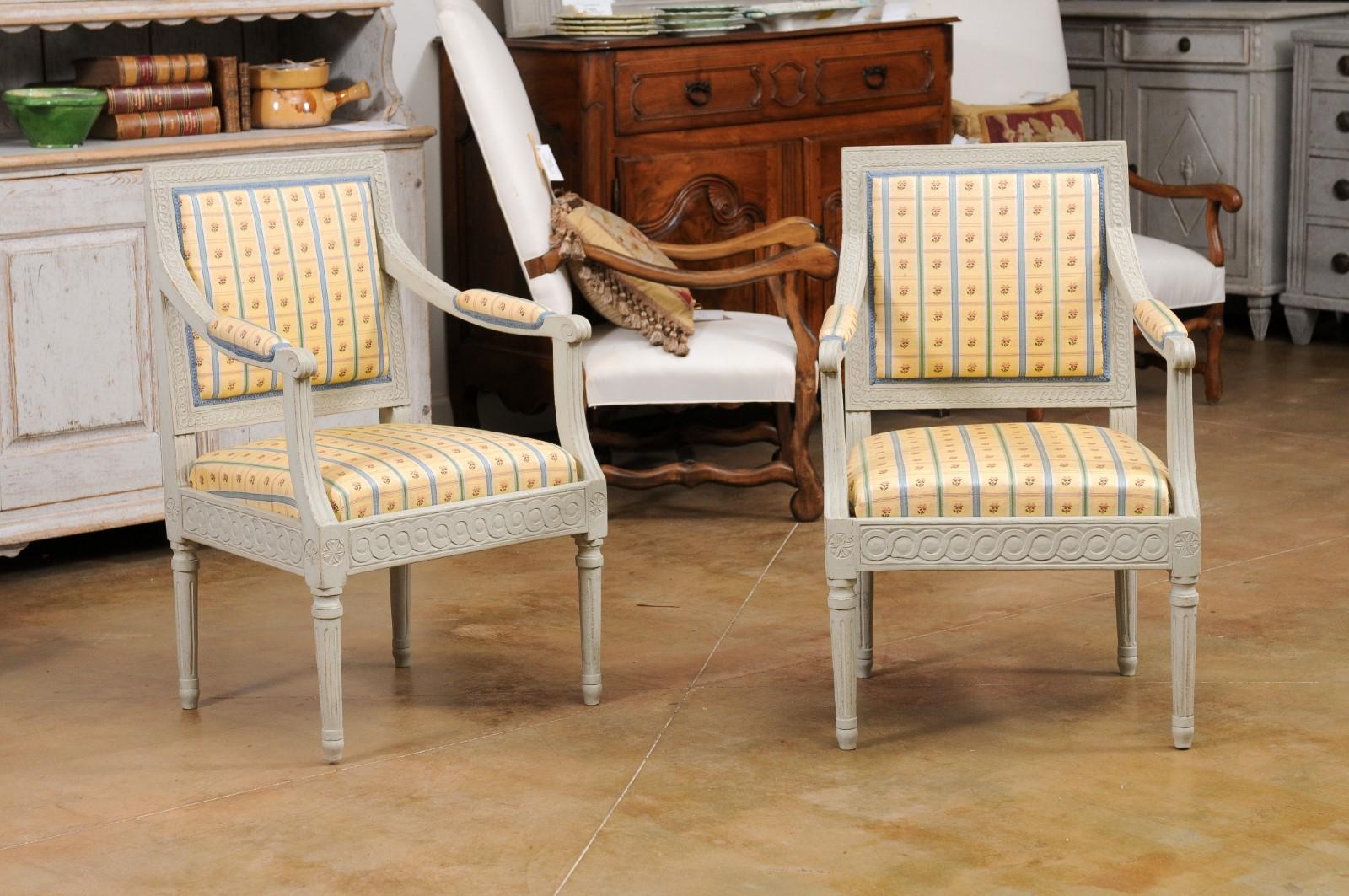 Pair of Swedish Gustavian Style 1890s Painted Wood Armchairs with Guilloches For Sale 3