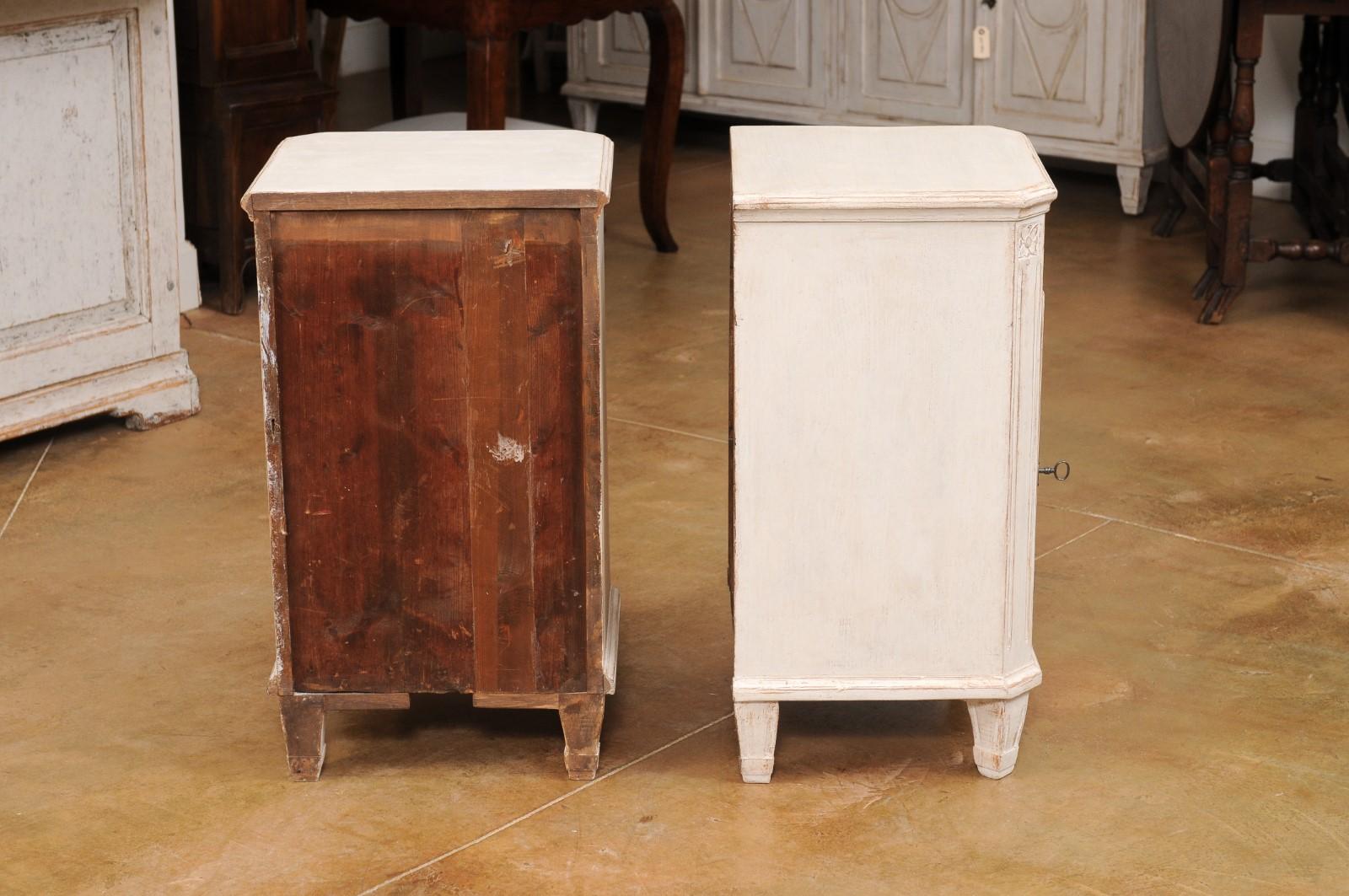 Pair of Swedish Gustavian Style 19th Century Painted Wood Nightstands Tables For Sale 5