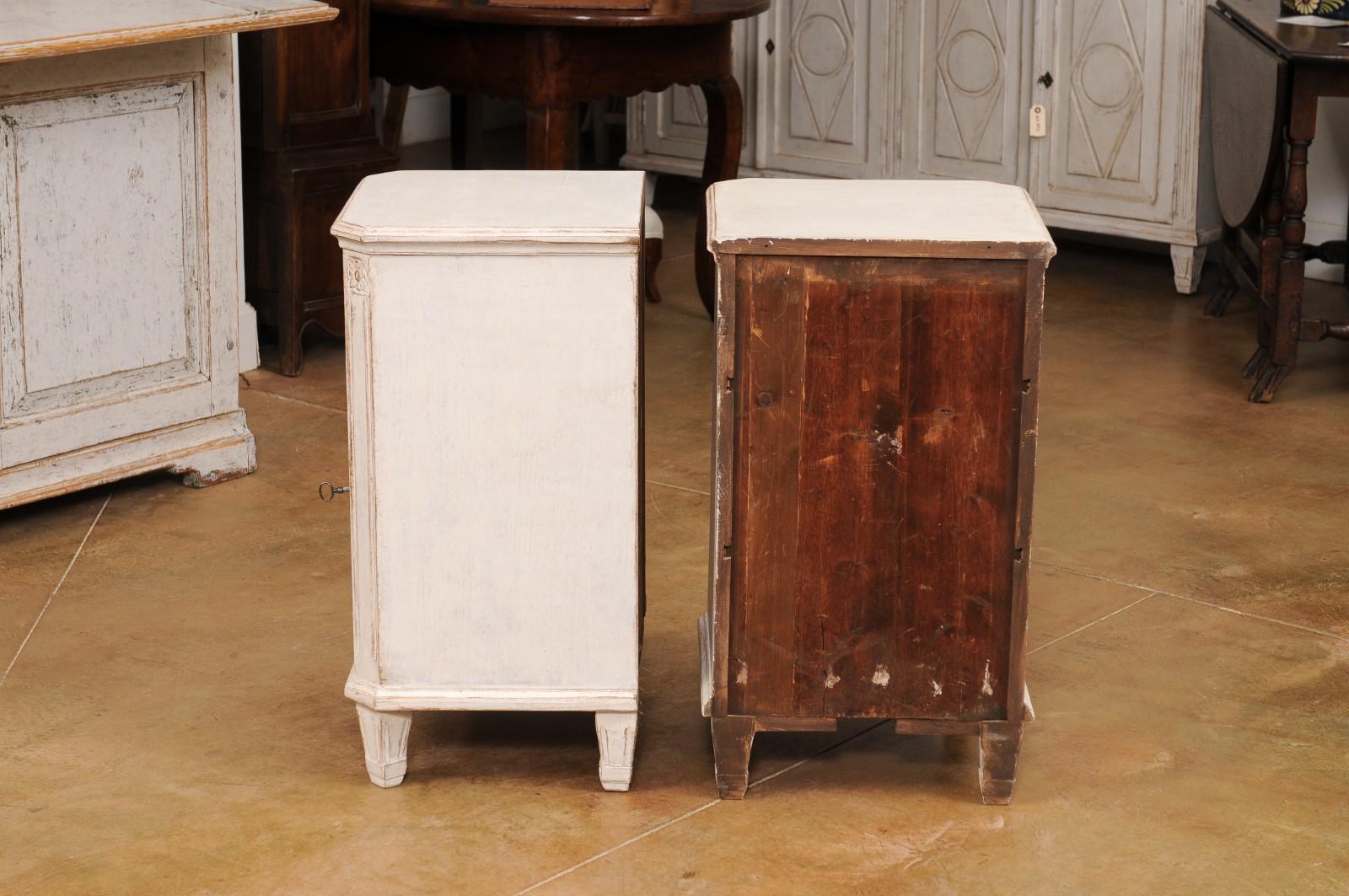 Pair of Swedish Gustavian Style 19th Century Painted Wood Nightstands Tables For Sale 7