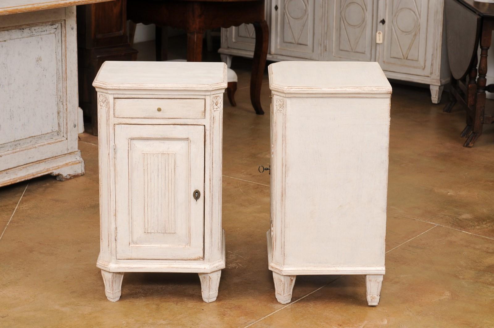 Pair of Swedish Gustavian Style 19th Century Painted Wood Nightstands Tables For Sale 8