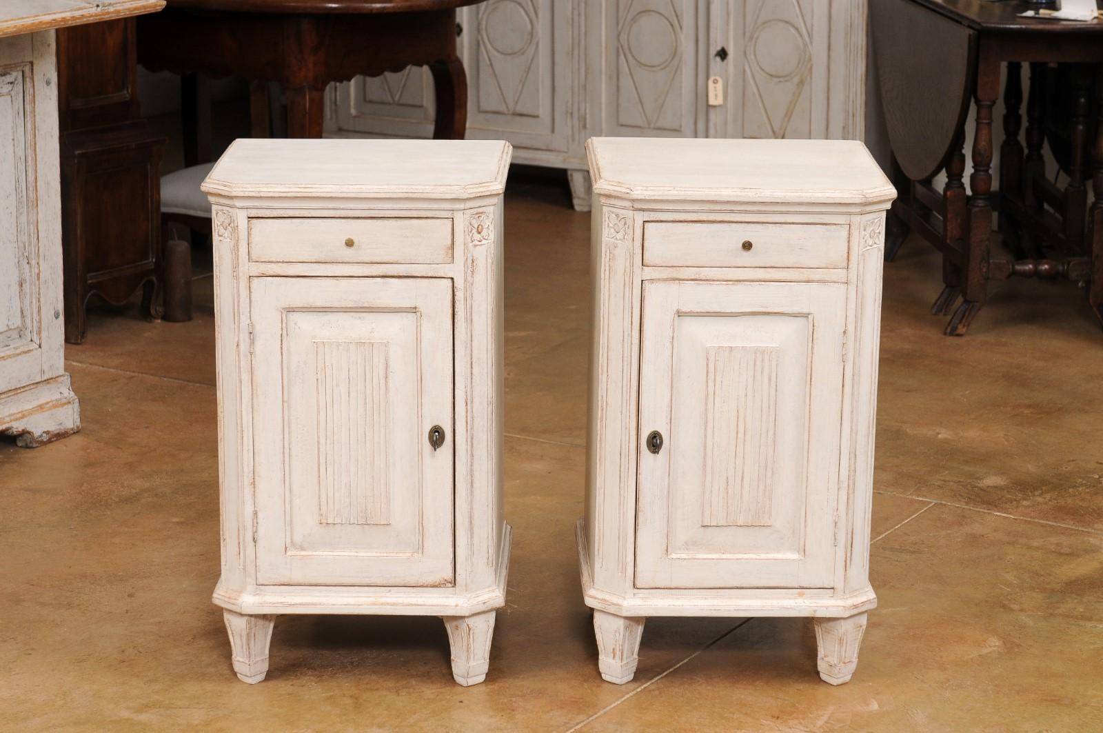 Pair of Swedish Gustavian Style 19th Century Painted Wood Nightstands Tables For Sale 9