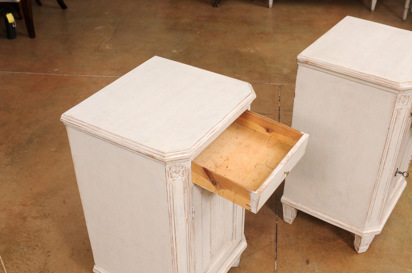 Pair of Swedish Gustavian Style 19th Century Painted Wood Nightstands Tables For Sale 2