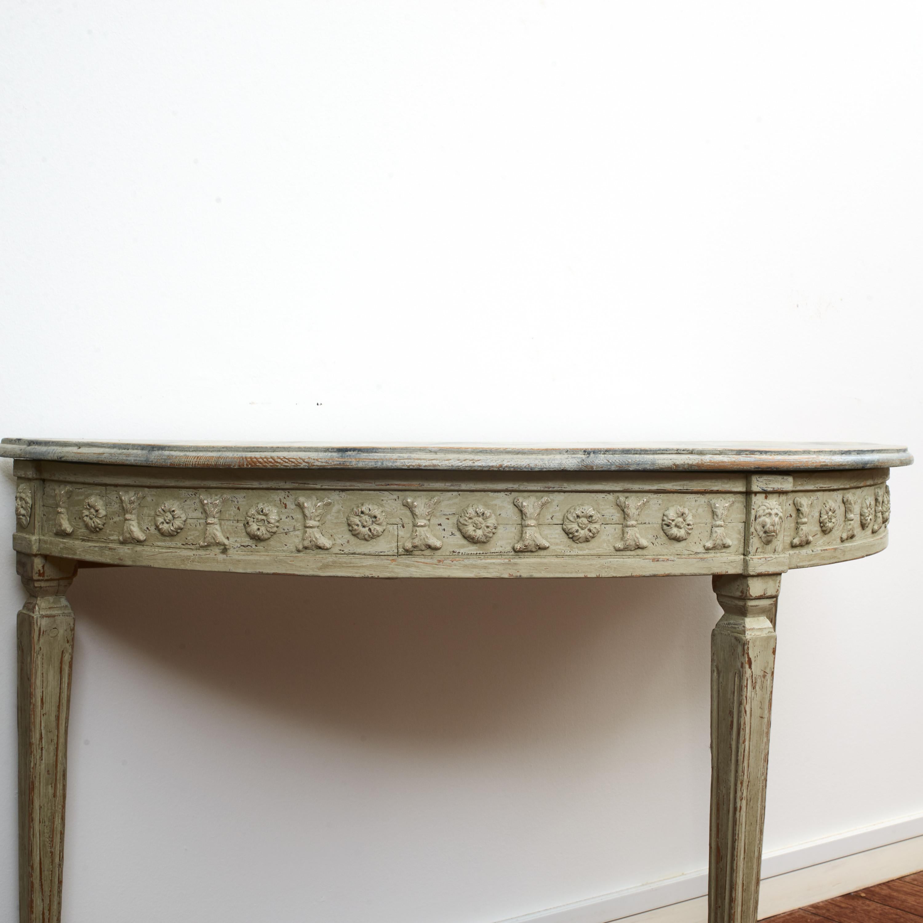Pair of Swedish Gustavian Style Demilune Console Tables In Good Condition In Kastrup, DK