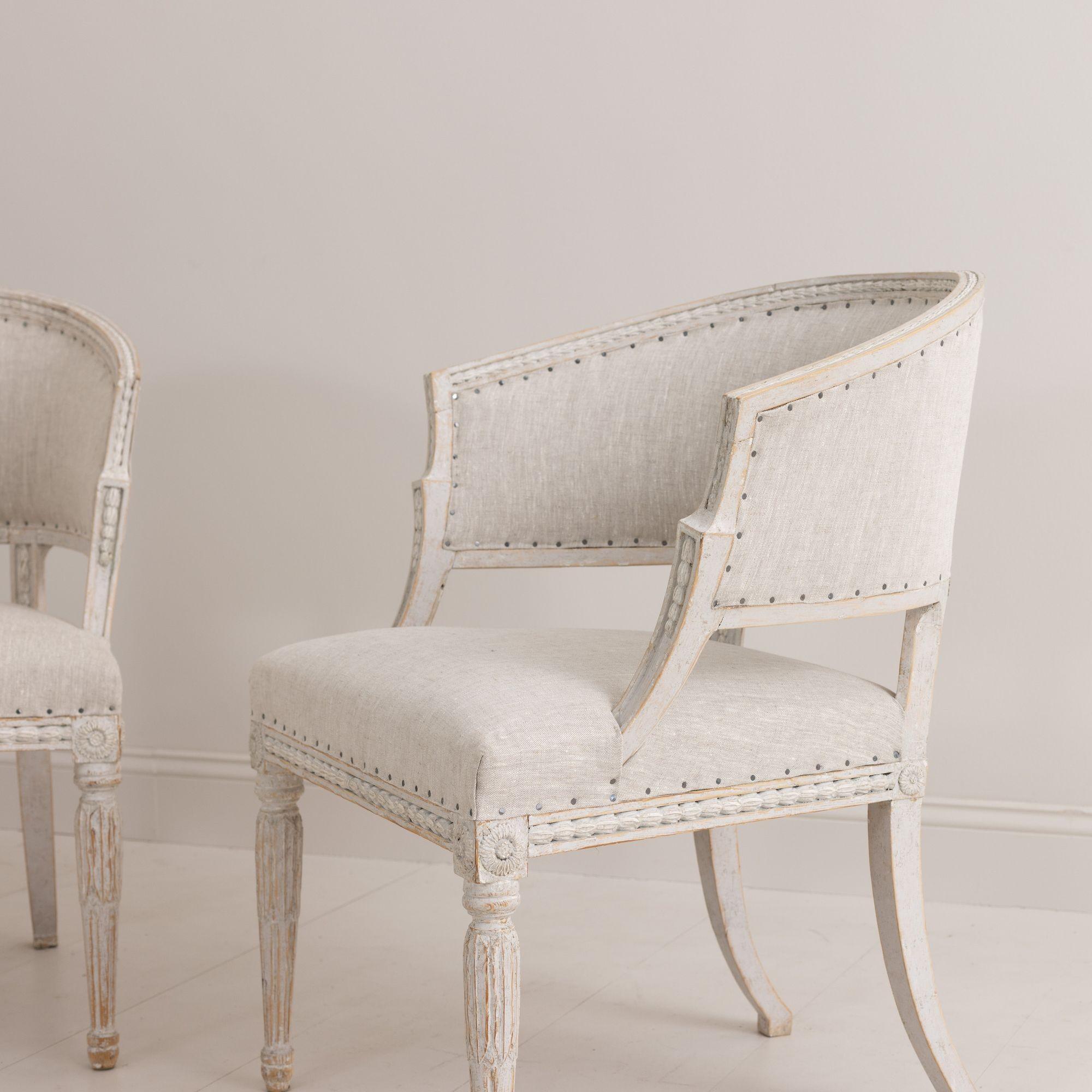 Hand-Carved Pair of Swedish Gustavian Style Painted Barrel Back Armchairs For Sale