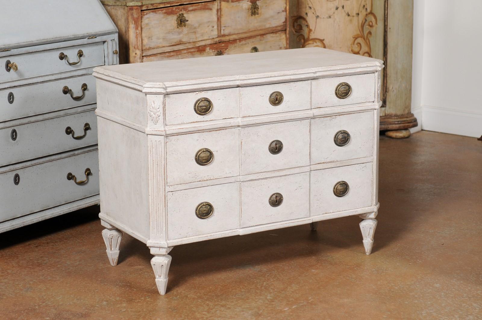 Pair of Swedish Gustavian Style Painted Breakfront Chests with Fluted Posts In Good Condition For Sale In Atlanta, GA