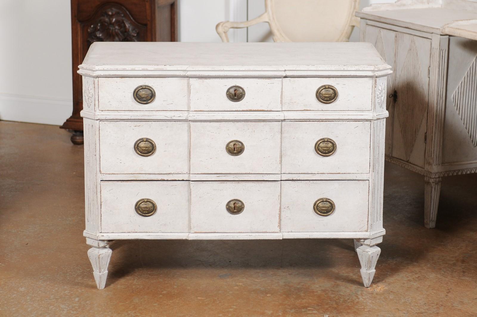 19th Century Pair of Swedish Gustavian Style Painted Breakfront Chests with Fluted Posts For Sale