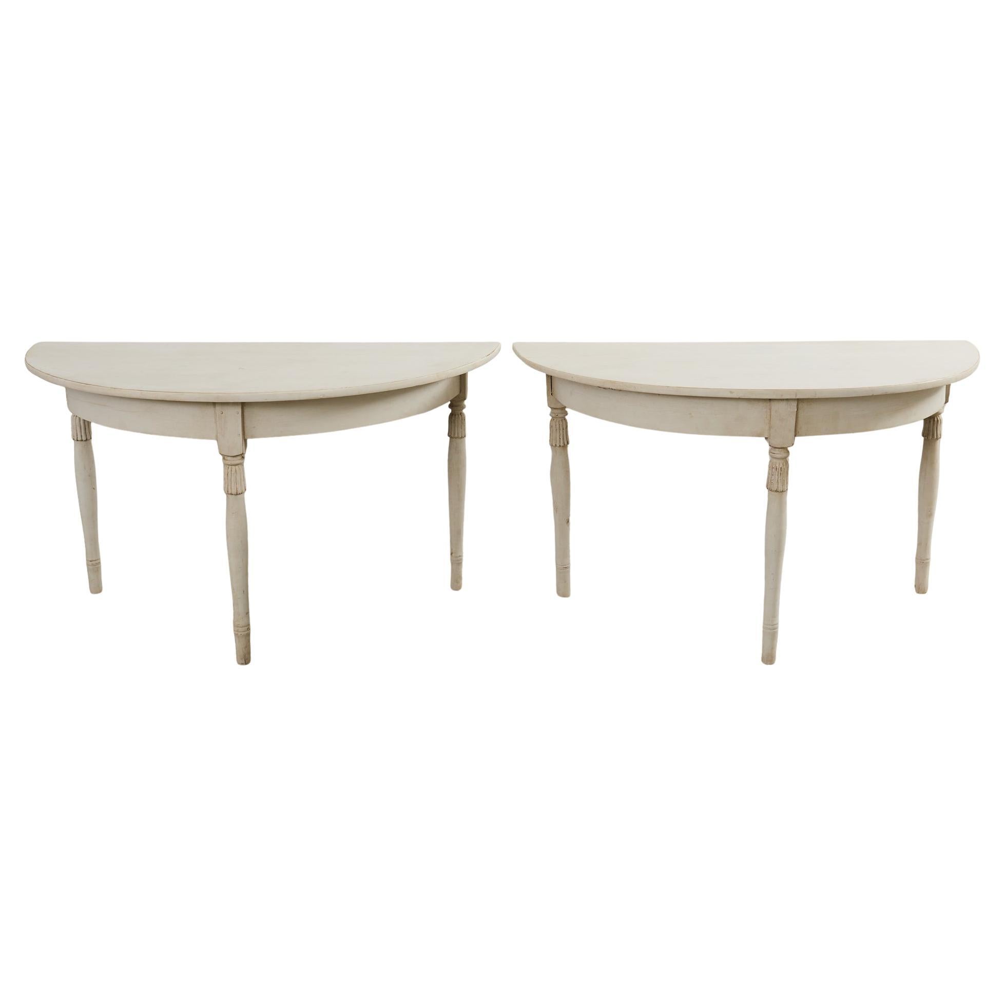 Coppia di console svedesi di pino dipinte in stile gustaviano