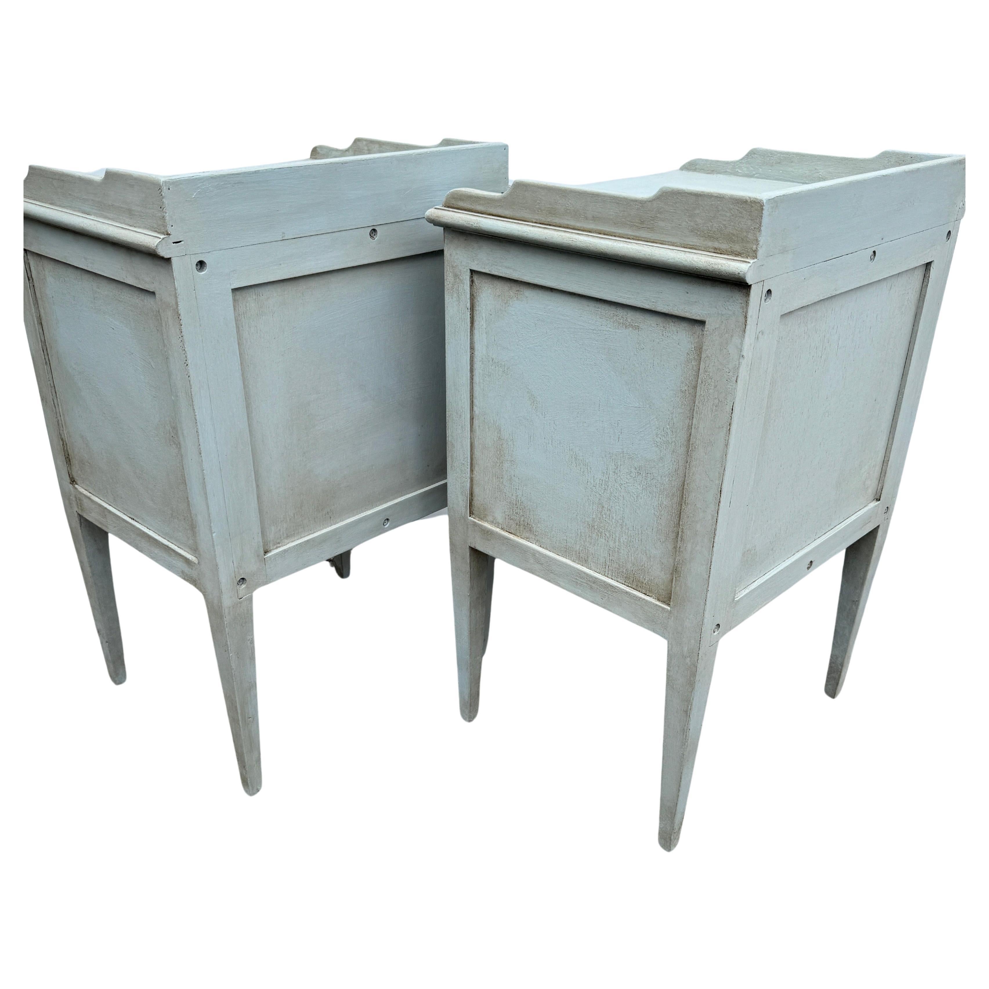 Pair of Swedish Gustavian Style Painted Side Tables Bedside For Sale 6