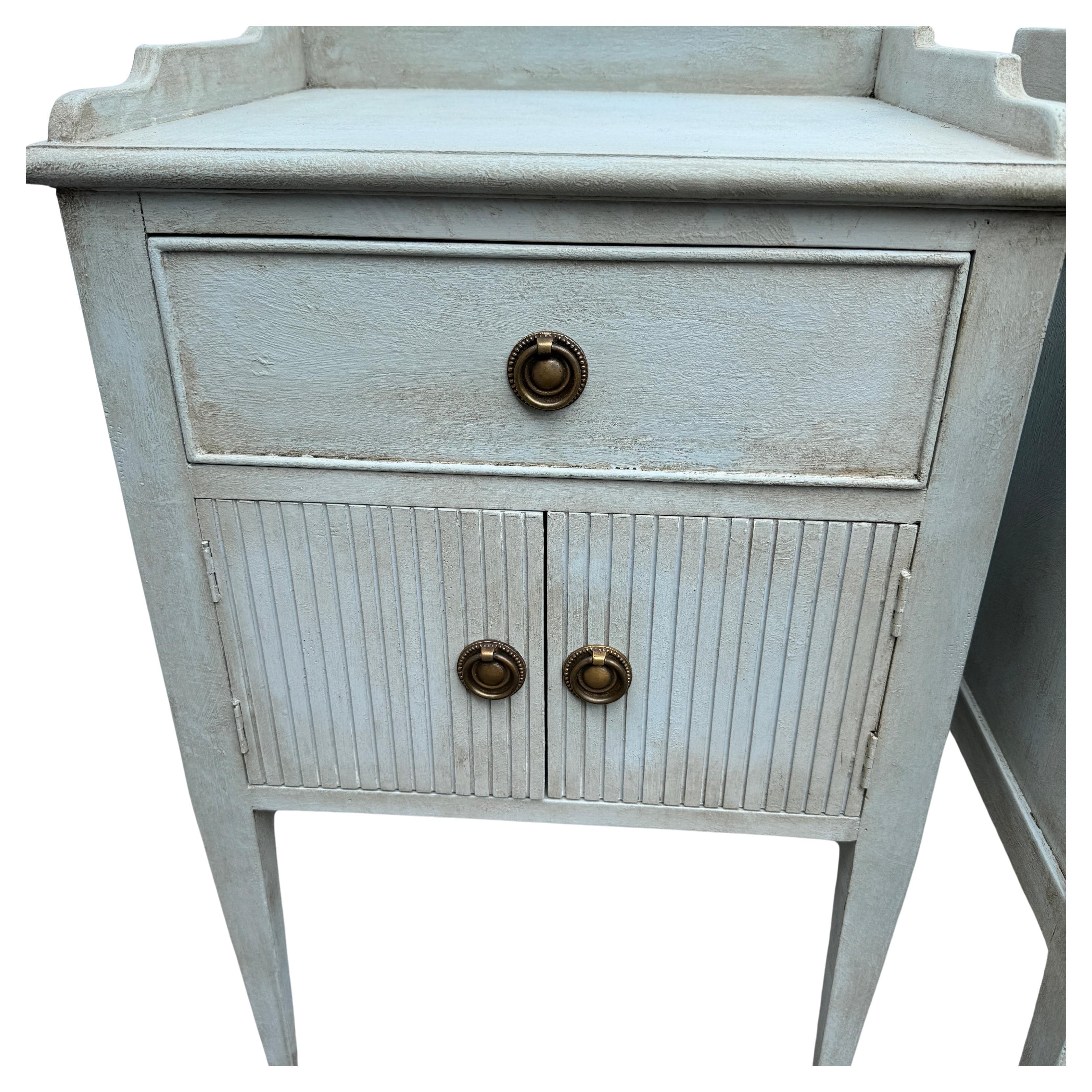 Contemporary Pair of Swedish Gustavian Style Painted Side Tables Bedside