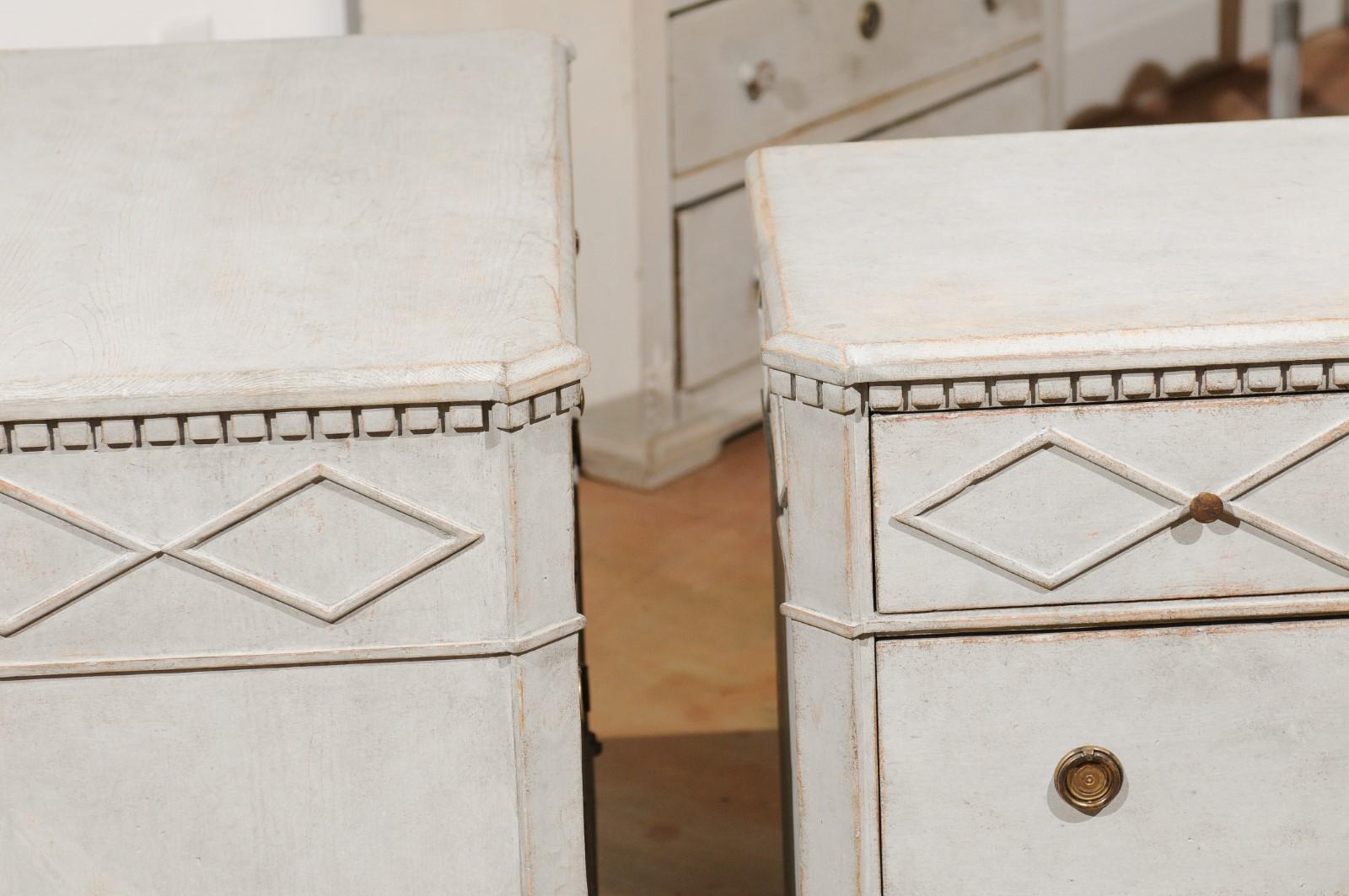 Pair of Swedish Gustavian Style Painted Wood Chests with Diamonds Motifs 2