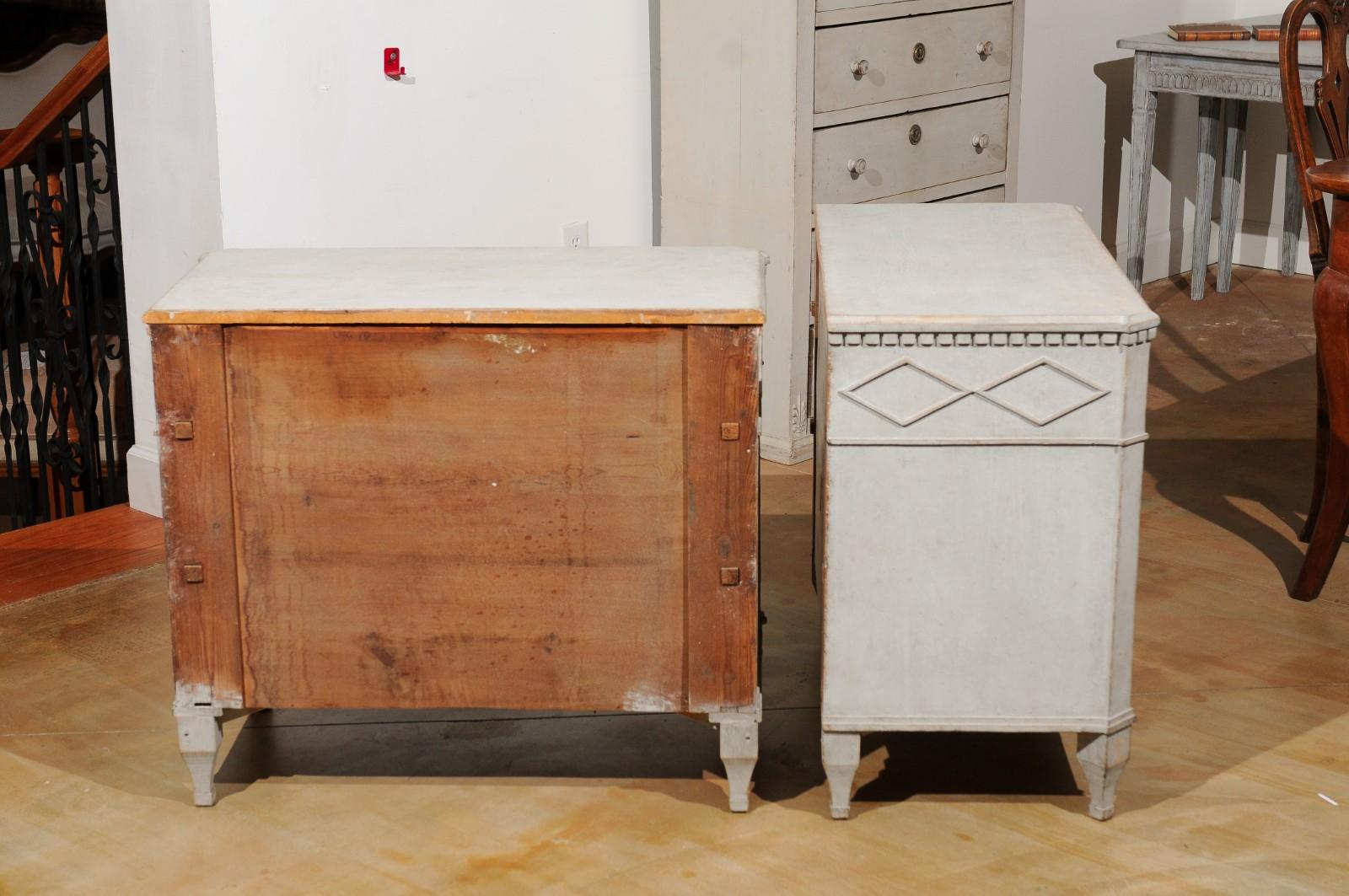 Pair of Swedish Gustavian Style Painted Wood Chests with Diamonds Motifs 3