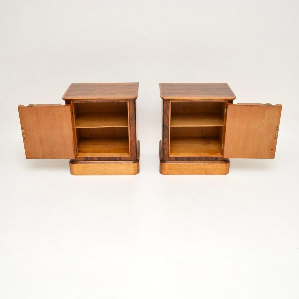 Pair of Swedish Inlaid Walnut Art Deco Bedside Cabinets In Good Condition In London, GB