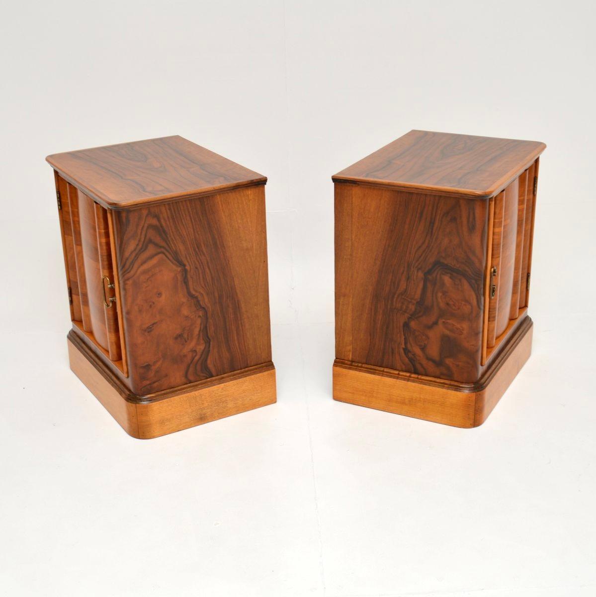 Pair of Swedish Inlaid Walnut Art Deco Bedside Cabinets For Sale 1