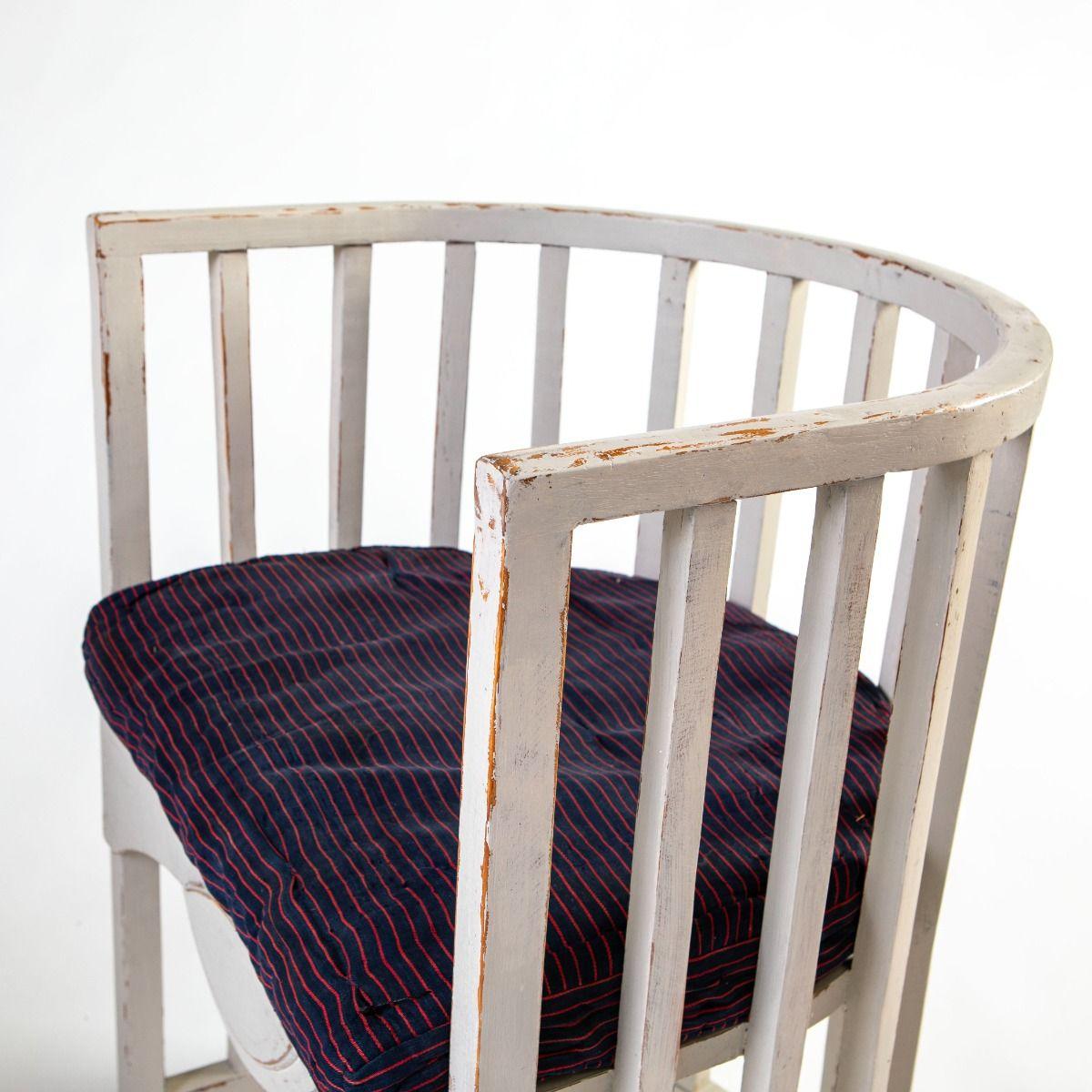 Pair of Swedish Jugend Chairs in Painted Pine with Original Cushions For Sale 6