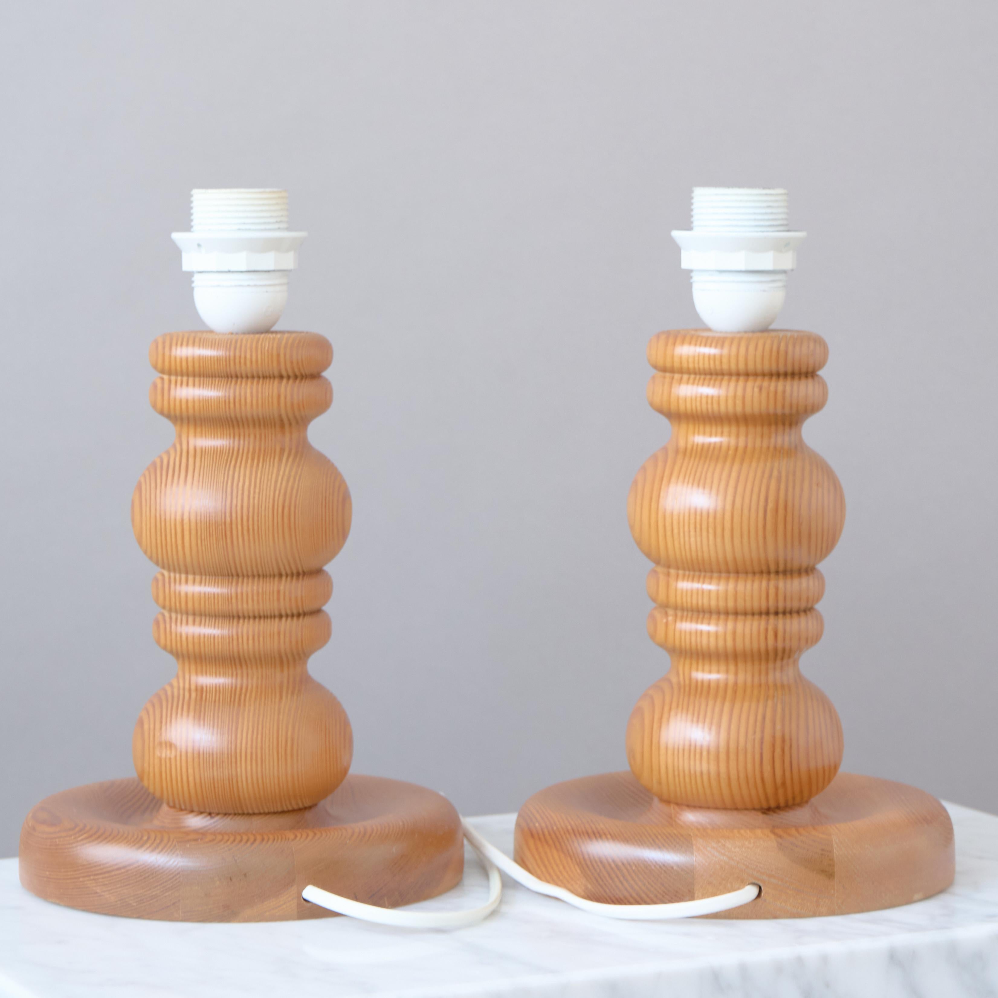 Pair of Swedish Markslöjd Pine Wood Table Lamps w. Original Fabric Shades, 1970s For Sale 4