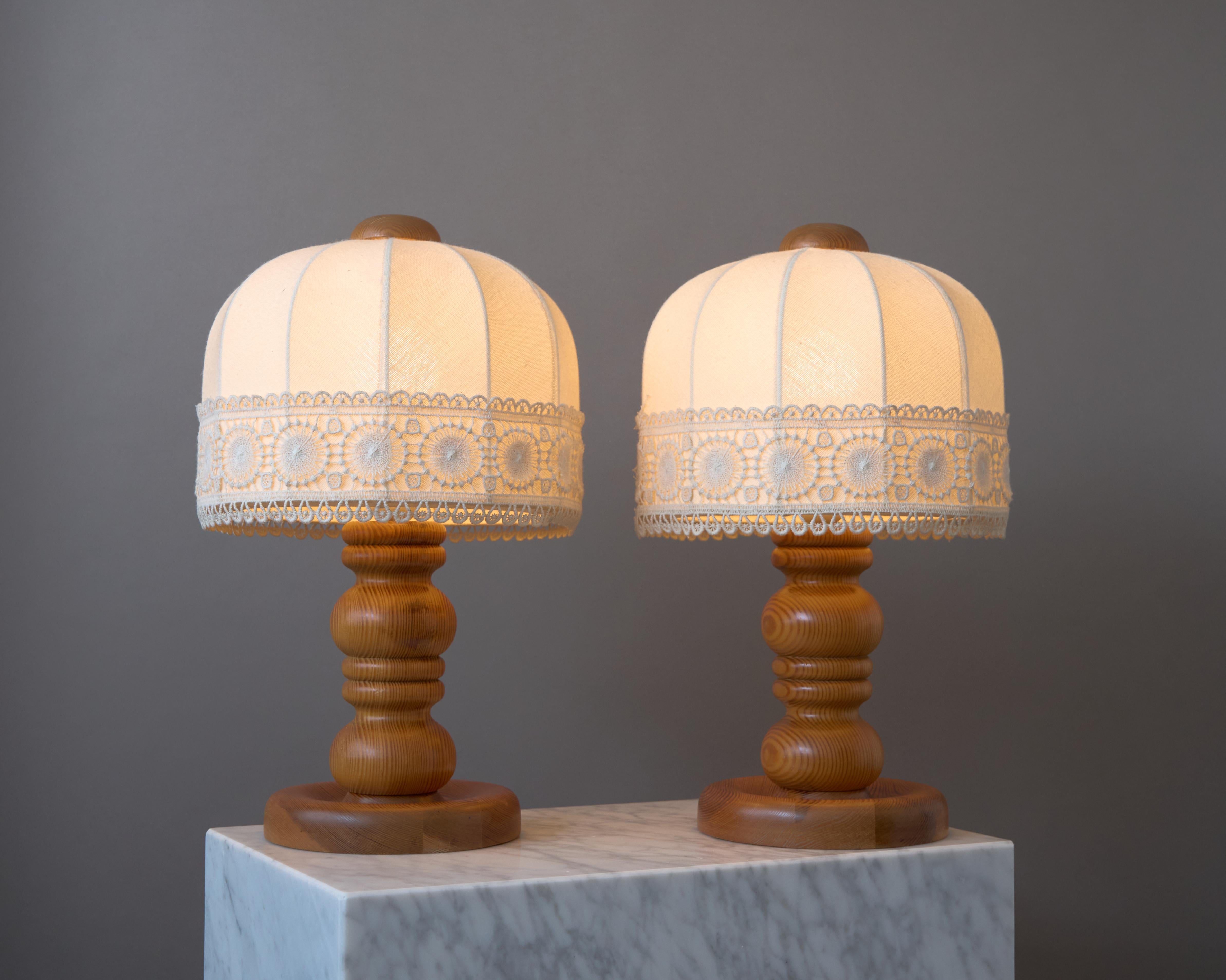 Mid-Century Modern Pair of Swedish Markslöjd Pine Wood Table Lamps w. Original Fabric Shades, 1970s For Sale
