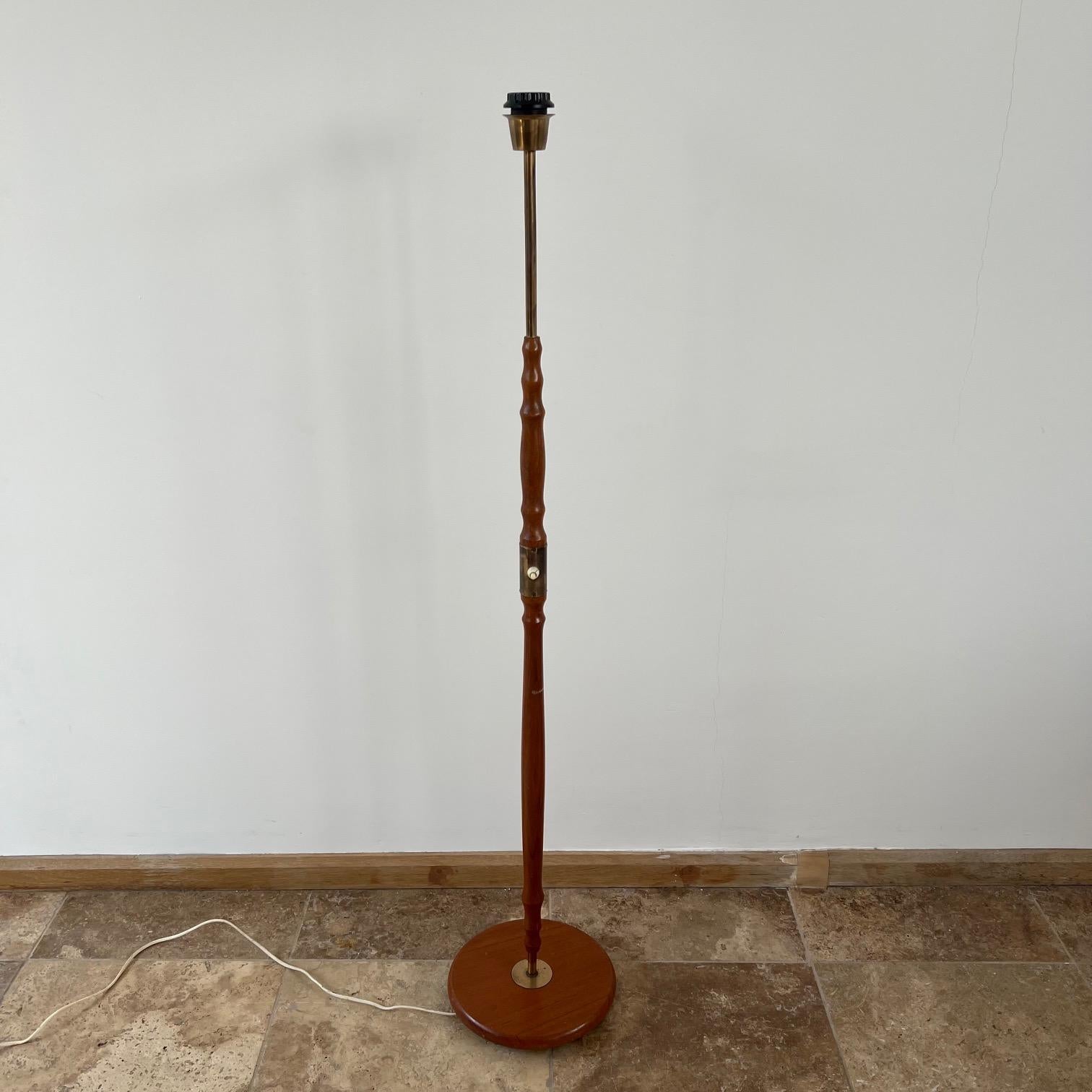 20th Century Pair of Swedish Mid-Century Brass and Teak Floor Lamps For Sale