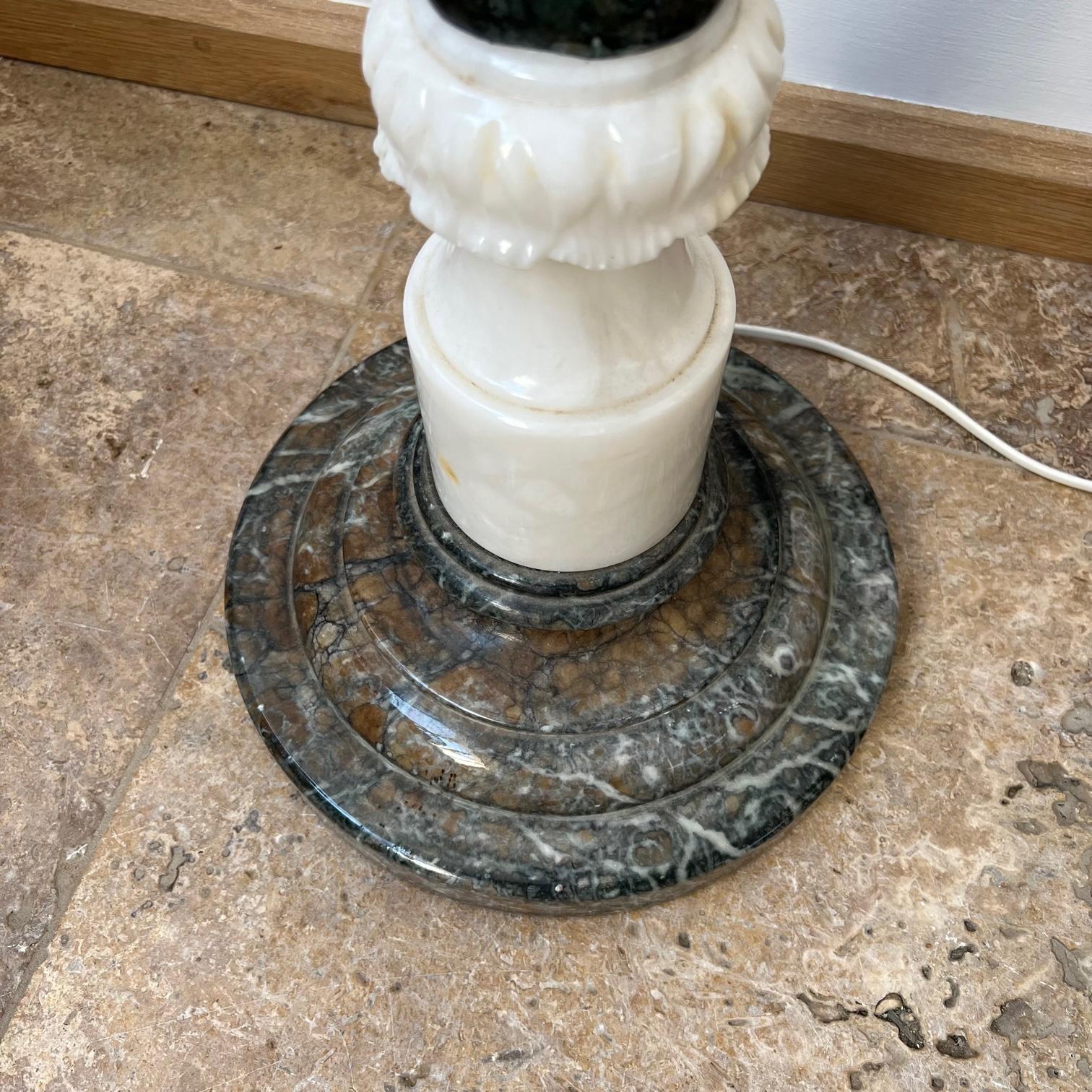 Coppia di lampade da terra svedesi in marmo della metà del secolo scorso in vendita 2