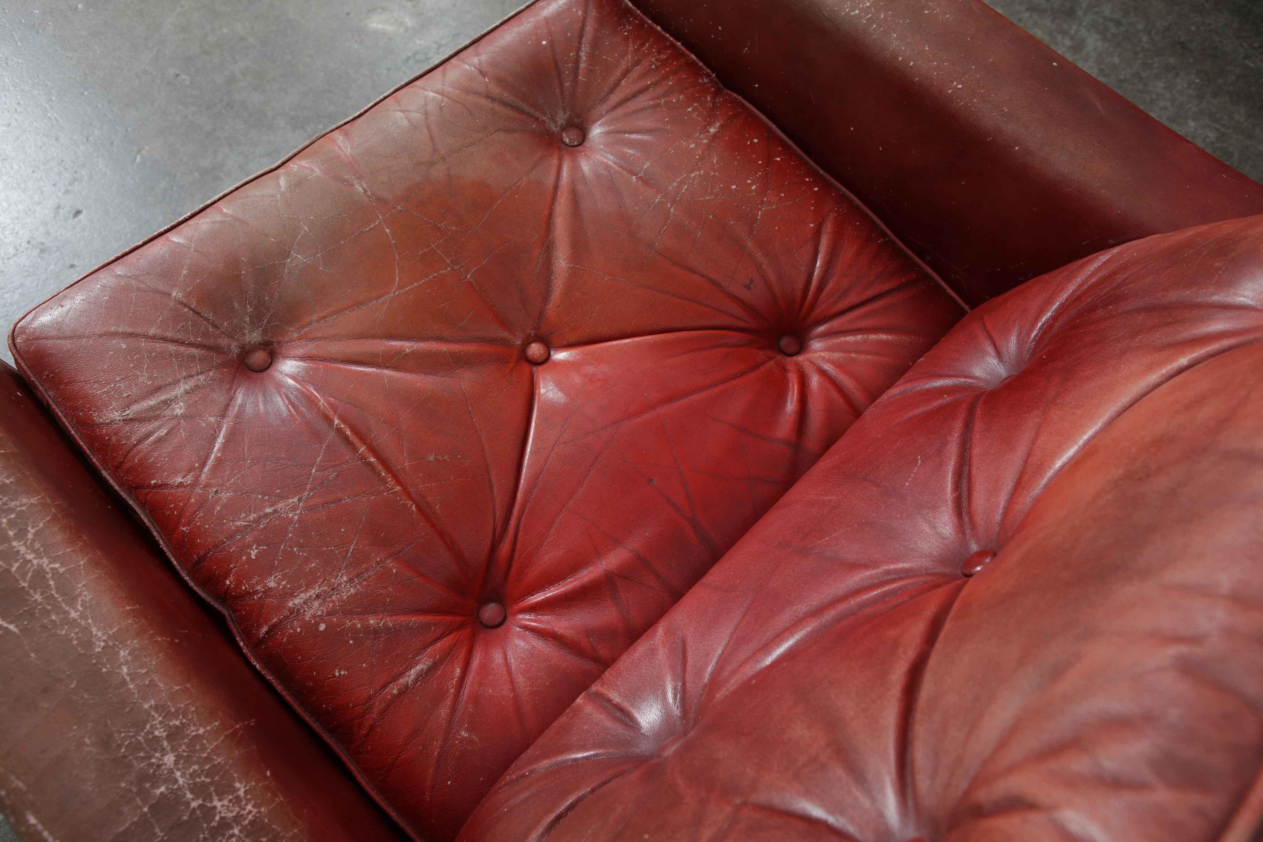 Pair of Swedish Mid-Century Modern Red Leather Swivel Lounge Chairs 3
