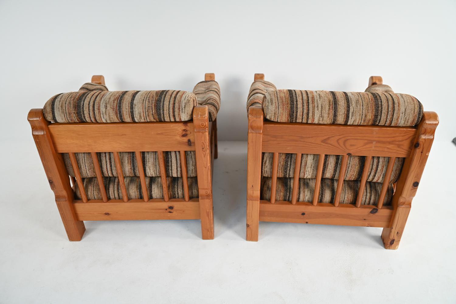 Pair of Swedish Mid-Century Pine Lounge Chairs 5