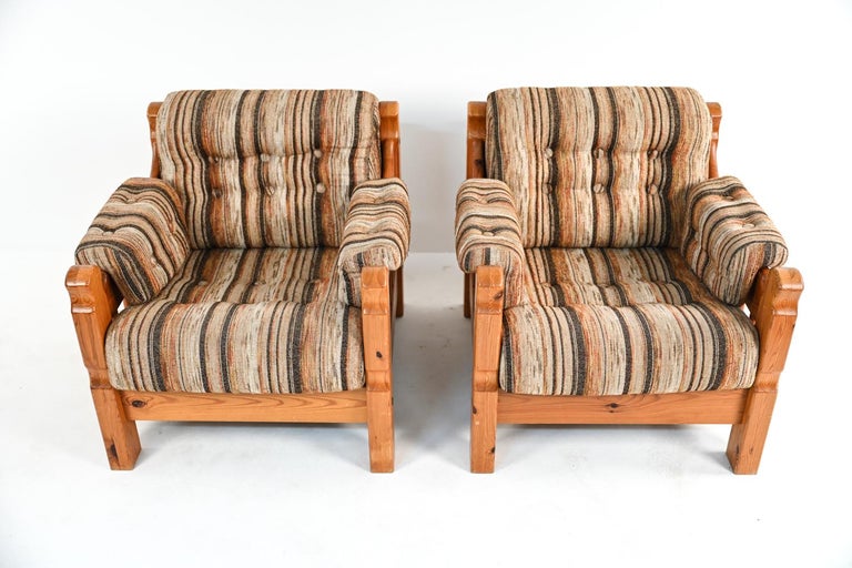 20th Century Pair of Swedish Mid-Century Pine Lounge Chairs For Sale