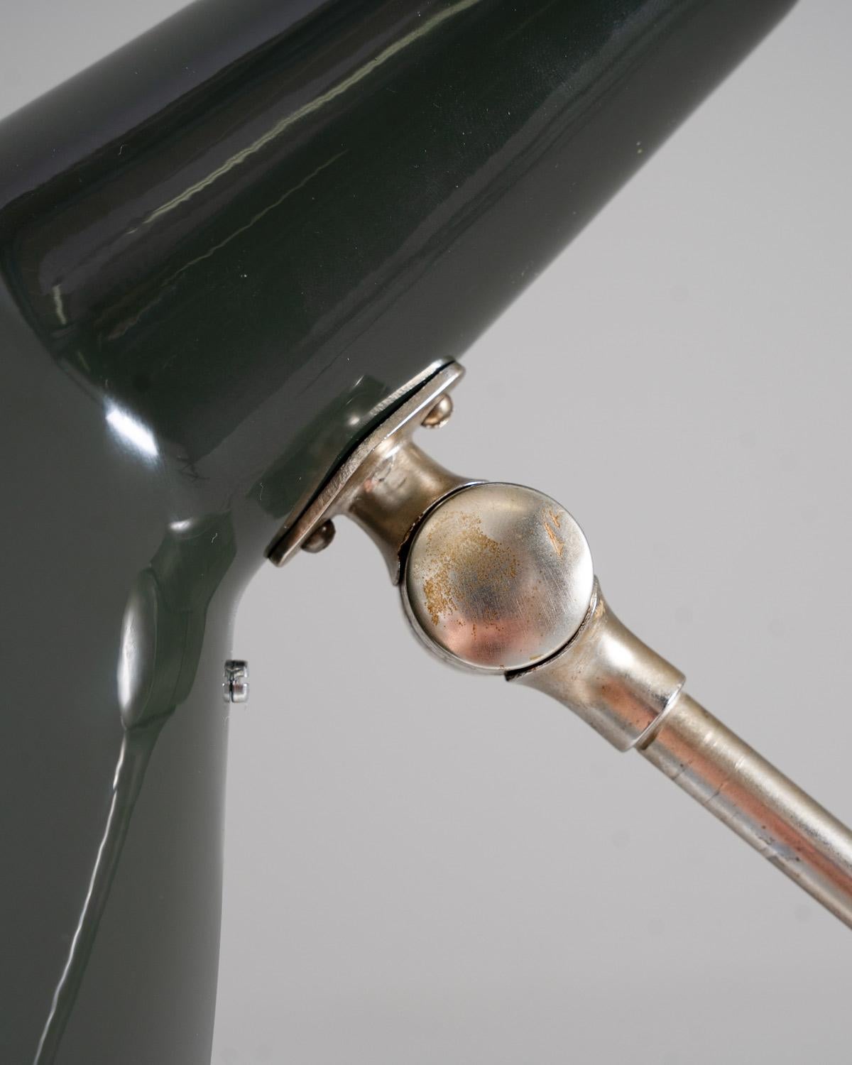 Métal Paire de lampadaires suédois du milieu du siècle dernier, modèle E1780 par ASEA en vente