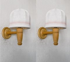 Paar schwedische Wandleuchten aus Kiefernholz und Stoff aus der Mitte des Jahrhunderts, Schweden, 1960er Jahre