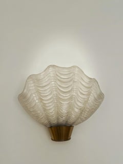 Paar schwedische Wandlampen in Muschelform aus der Jahrhundertmitte "Coquille" von ASEA. 1940s.