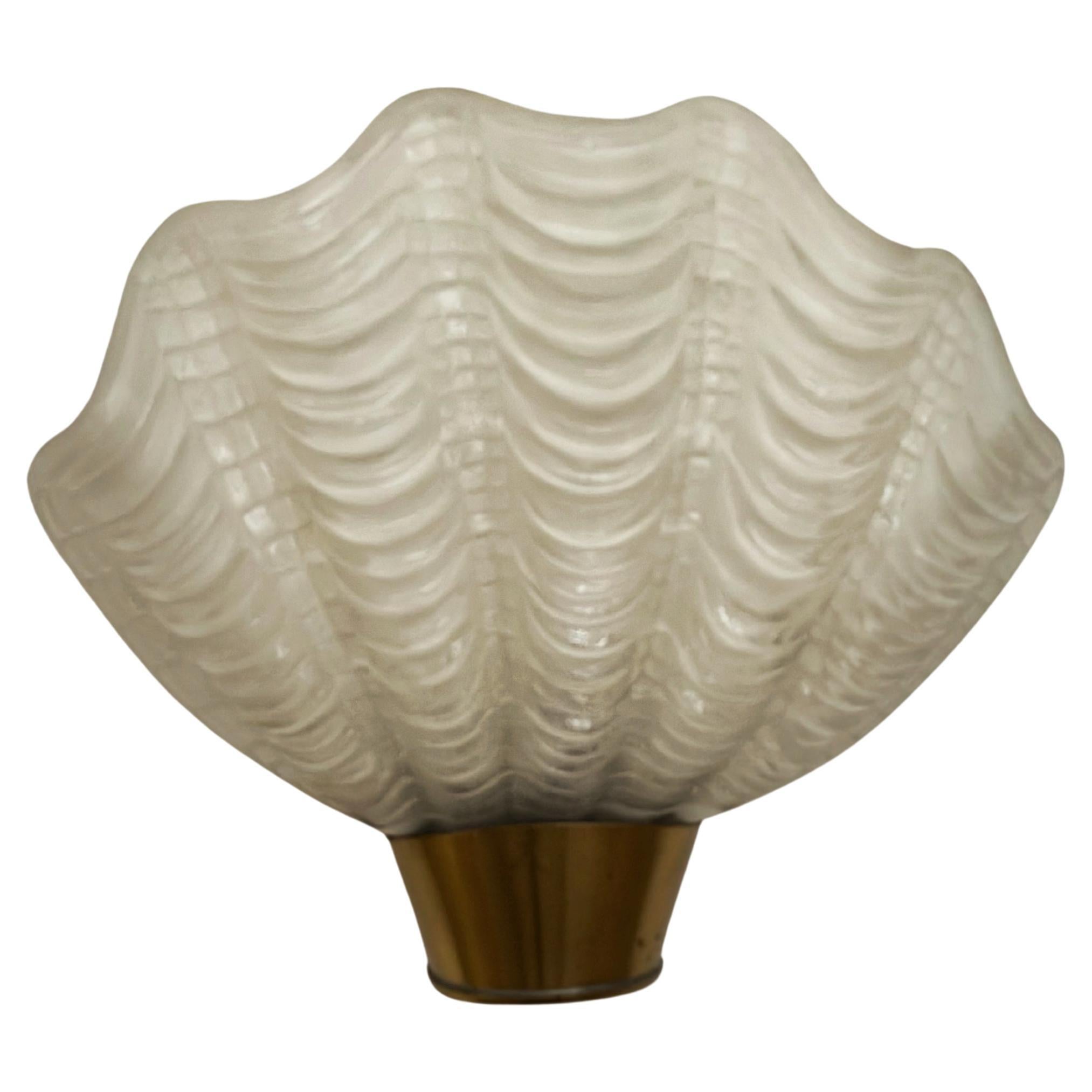Pair of Swedish Midcentury Shell Formed Wall Lamps "Coquille" by ASEA. 1940s. in vendita