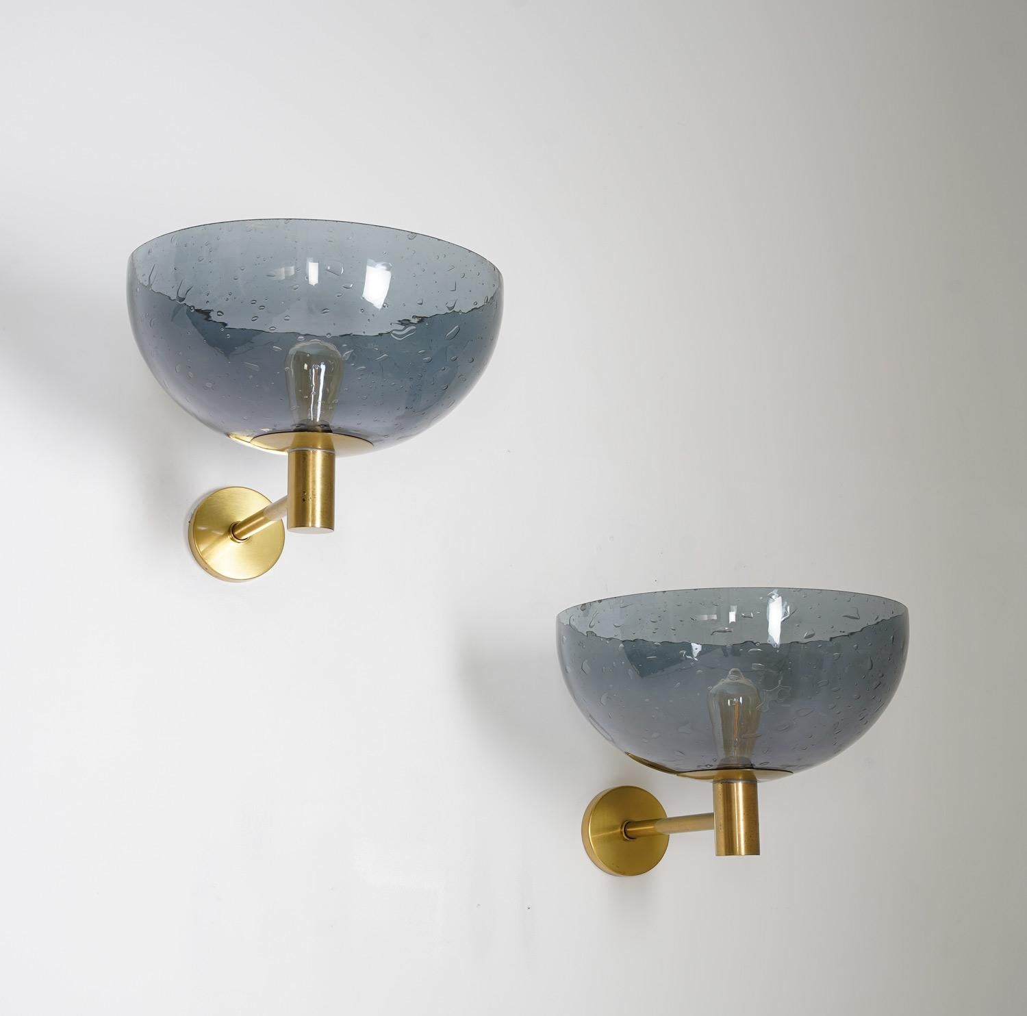 20th Century Pair of Swedish Midcentury Wall Lamps in Brass and Glass by Boréns