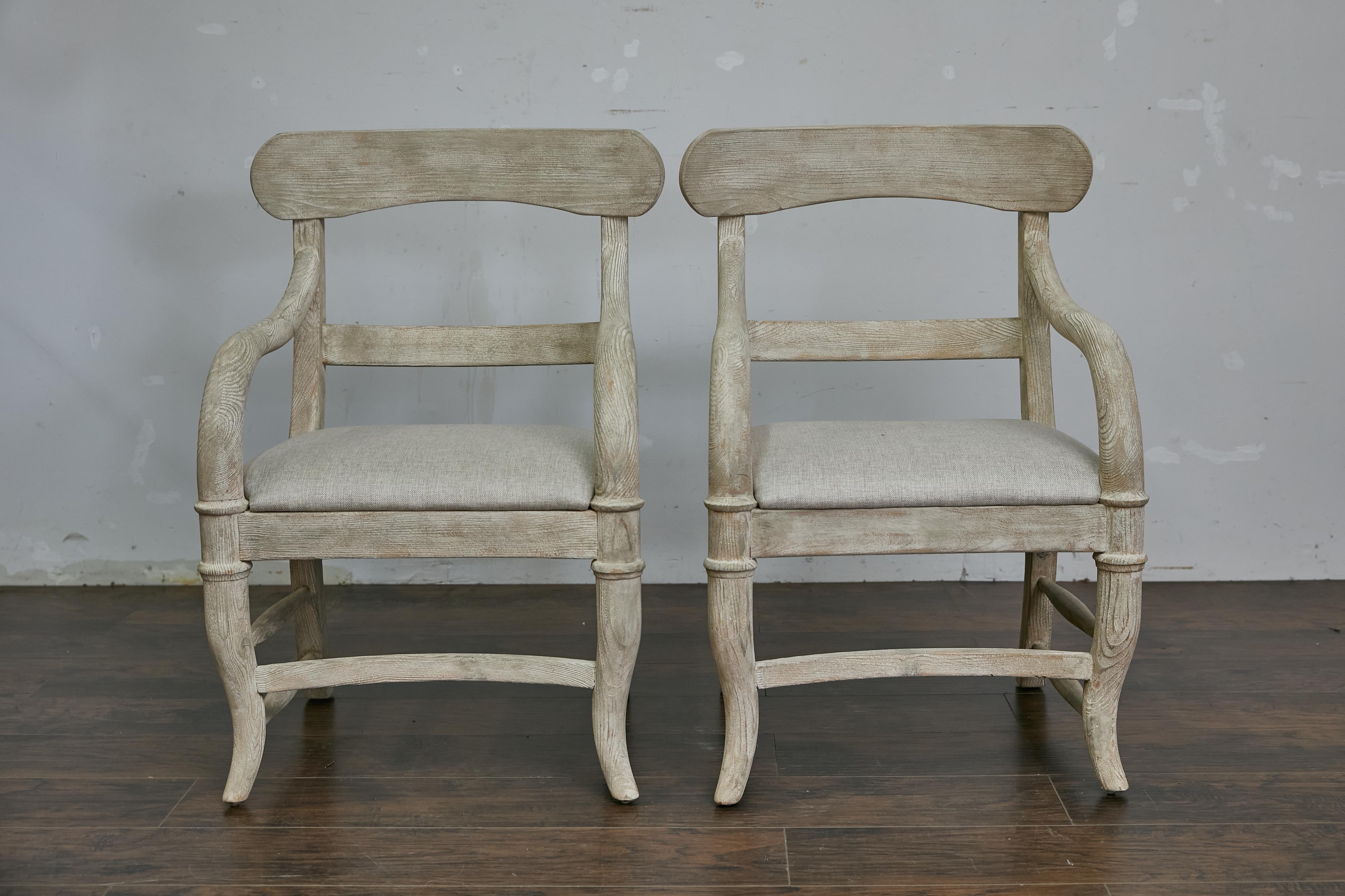 Coppia di poltrone svedesi di metà secolo con imbottitura bianca, The Modern Scandinavian Modern in vendita 2