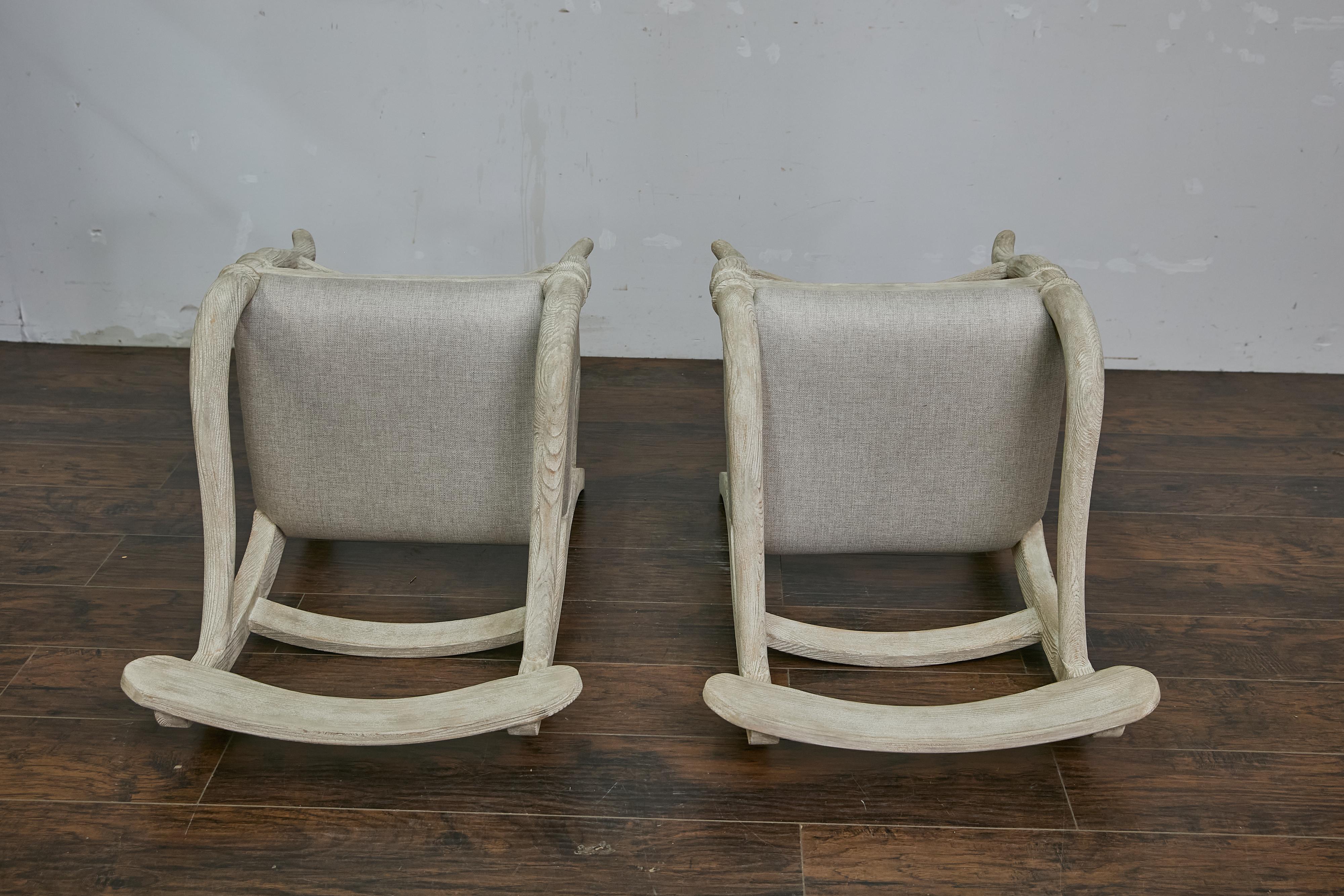 Coppia di poltrone svedesi di metà secolo con imbottitura bianca, The Modern Scandinavian Modern in vendita 1