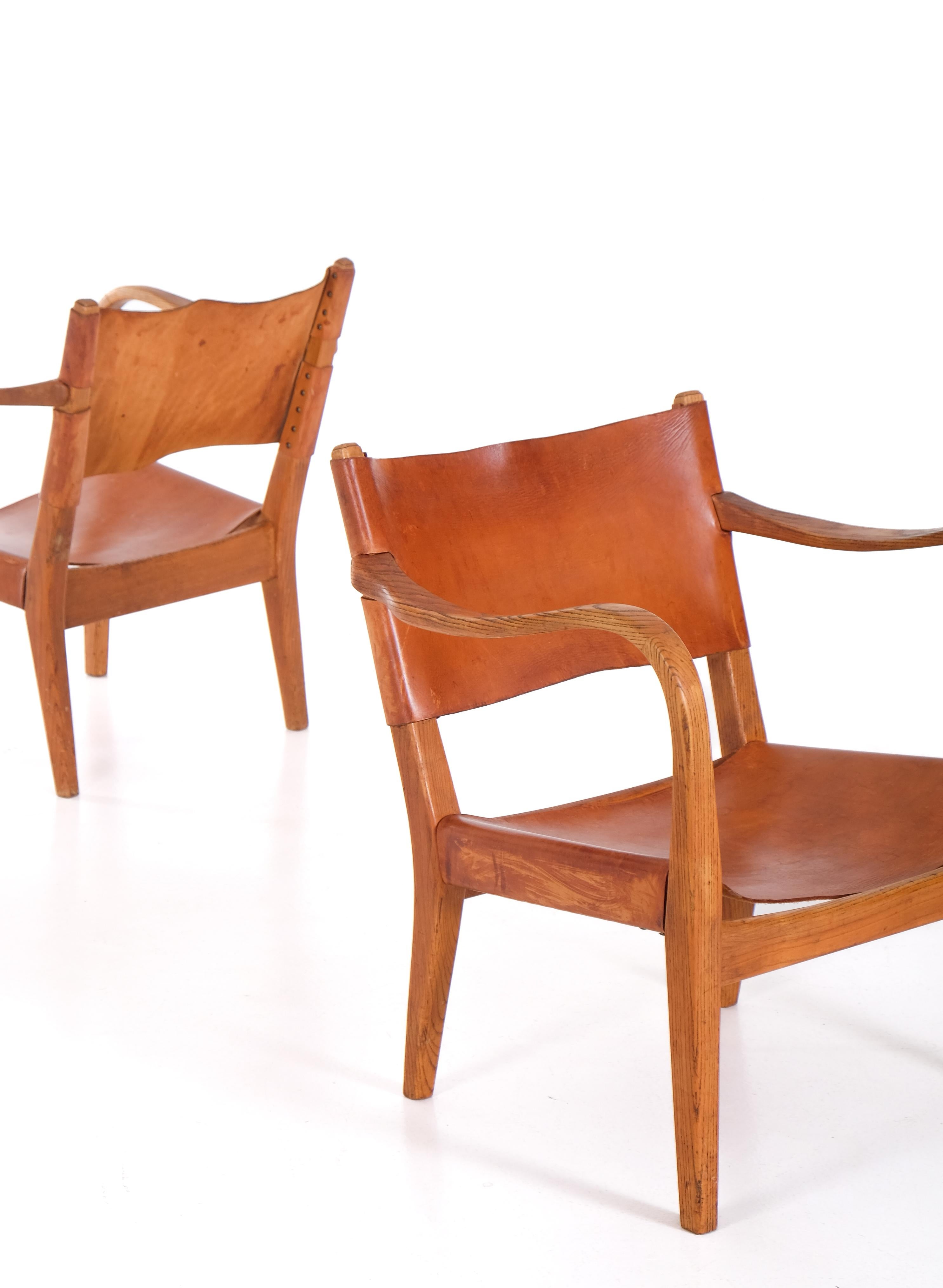 Coppia di poltrone moderne svedesi, anni '40 in vendita 1