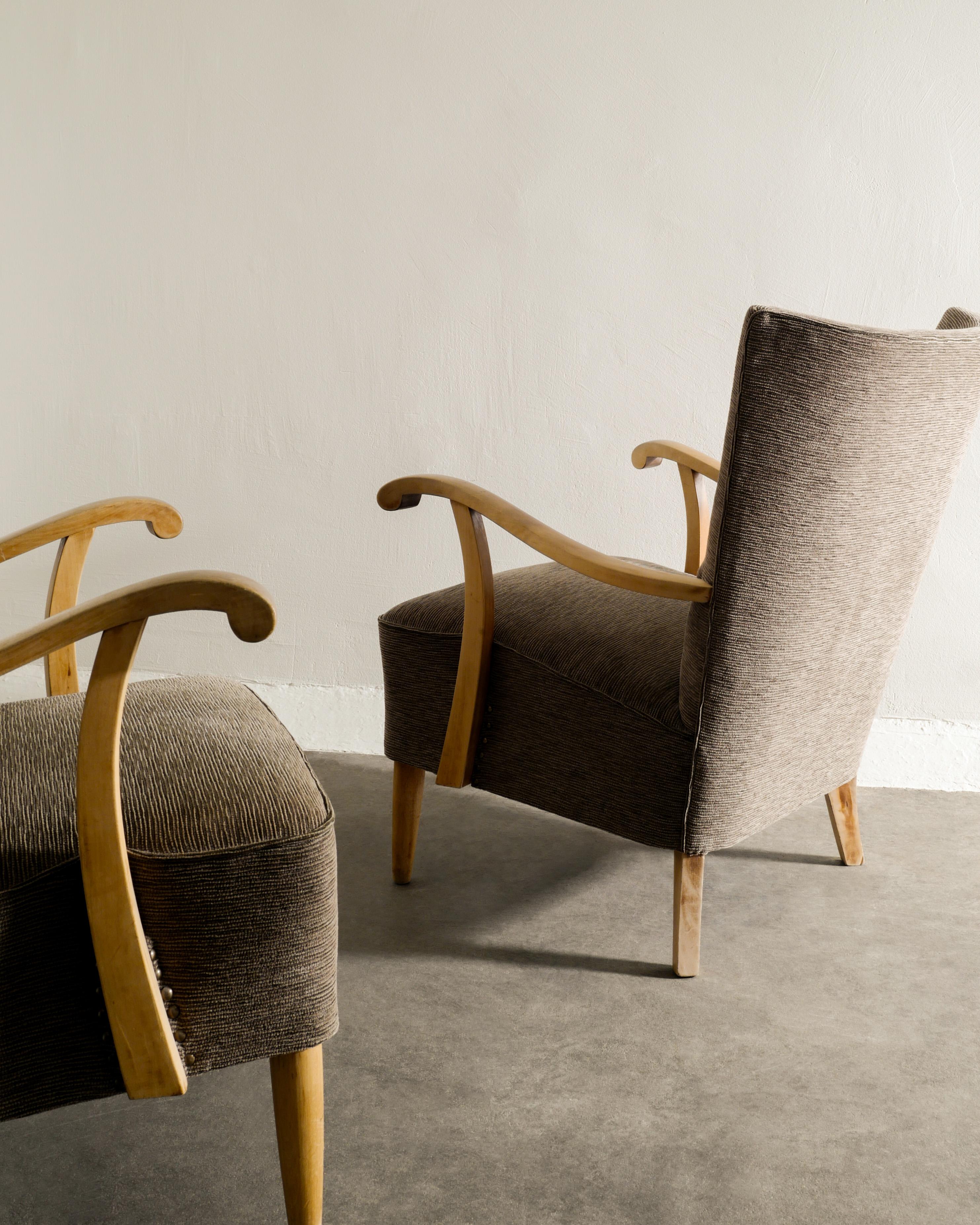 Schwedische moderne Sessel aus Buche und gestreiftem Wollstoff, 1940er Jahre, Paar  im Zustand „Gut“ im Angebot in Stockholm, SE
