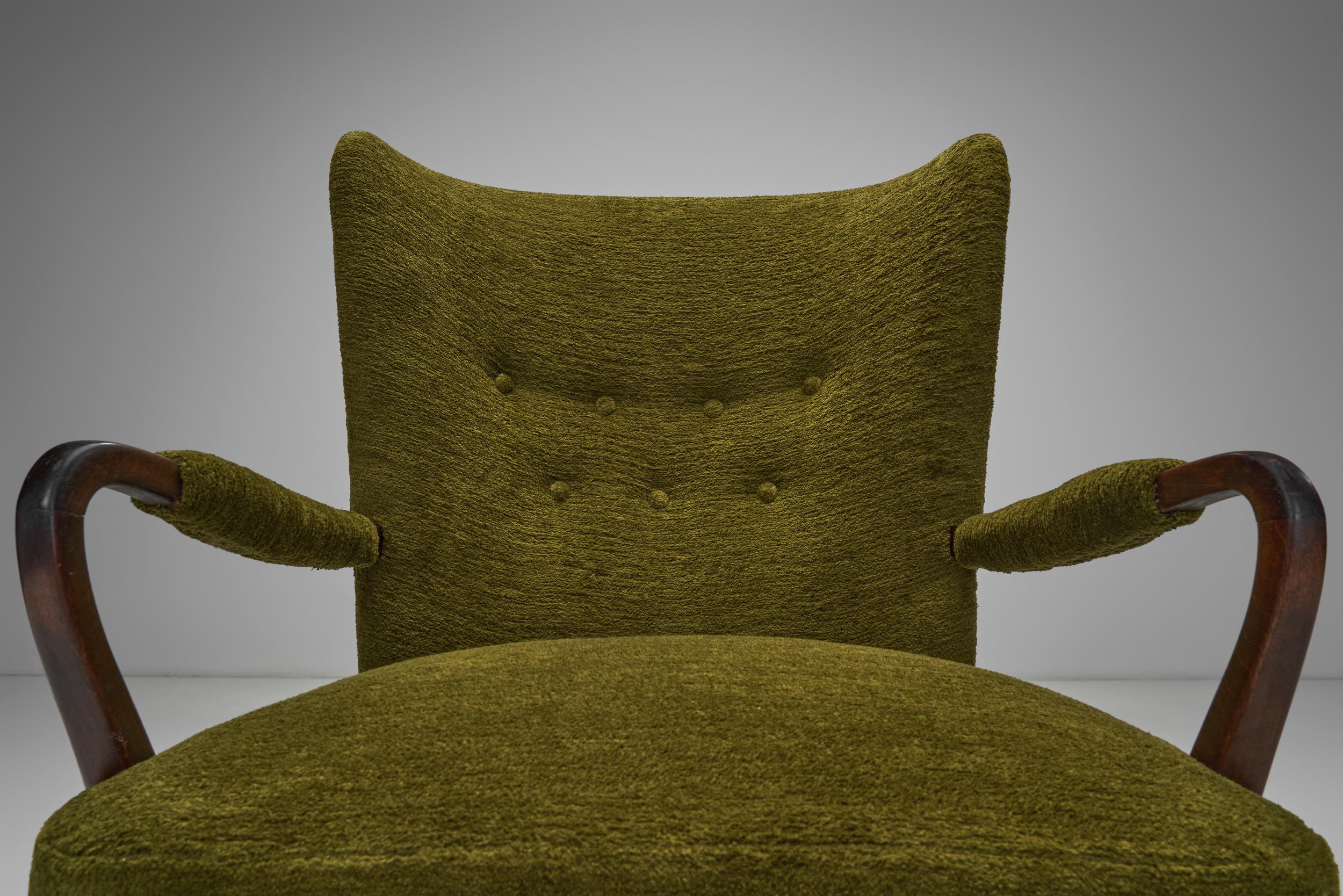 Coppia di poltrone moderne svedesi con tappezzeria verde, Svezia, 1940 ca. in vendita 4