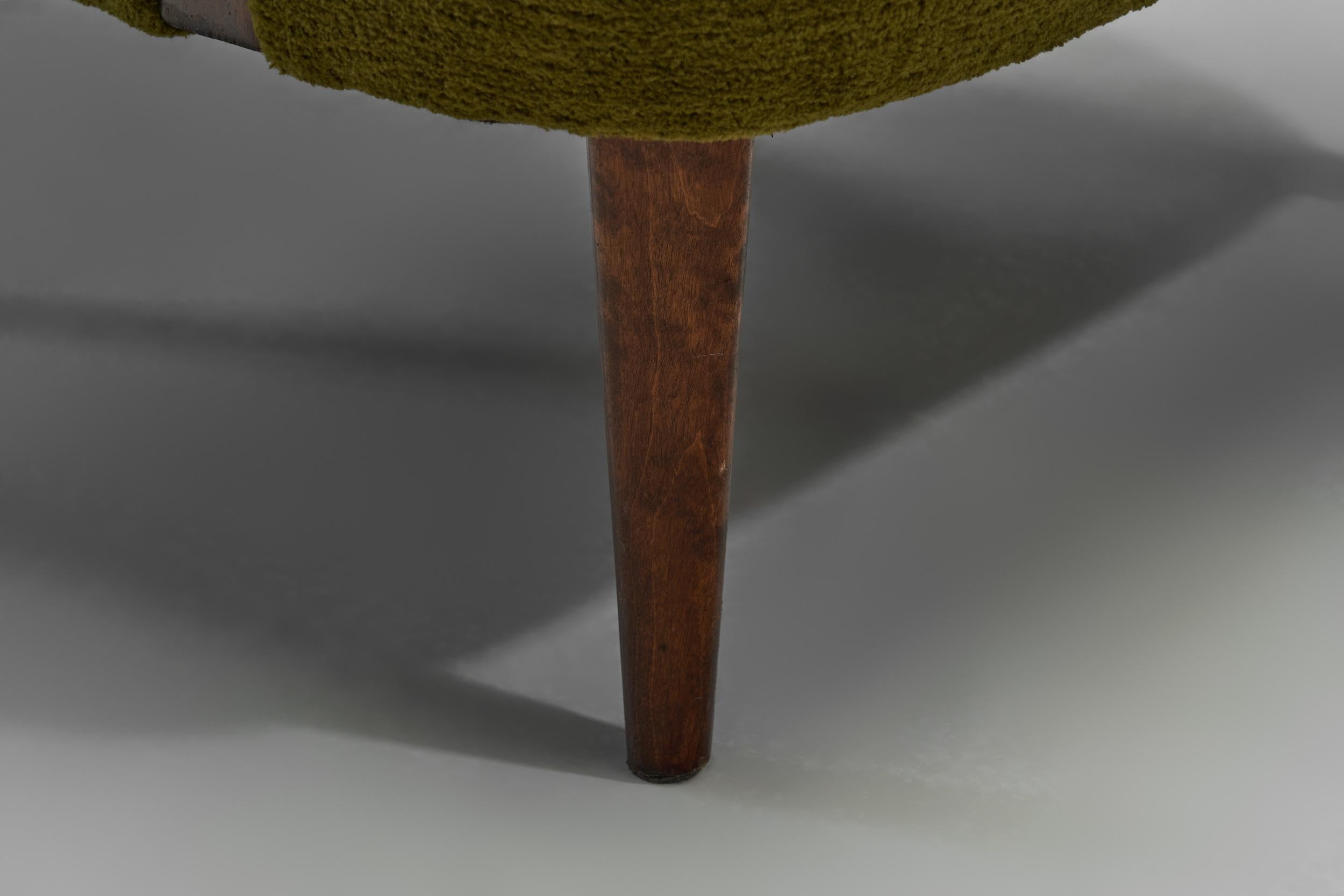 Coppia di poltrone moderne svedesi con tappezzeria verde, Svezia, 1940 ca. in vendita 10