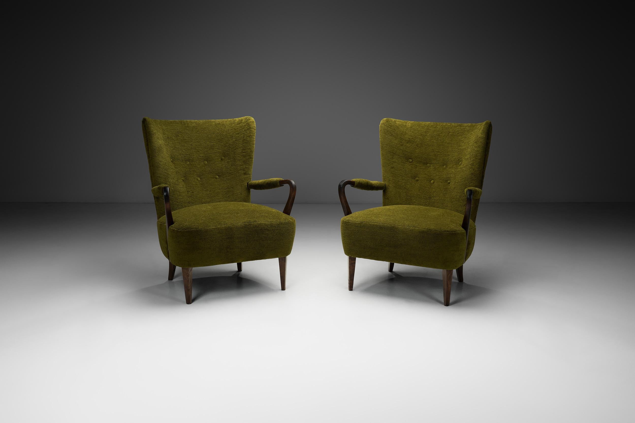 Scandinavo moderno Coppia di poltrone moderne svedesi con tappezzeria verde, Svezia, 1940 ca. in vendita