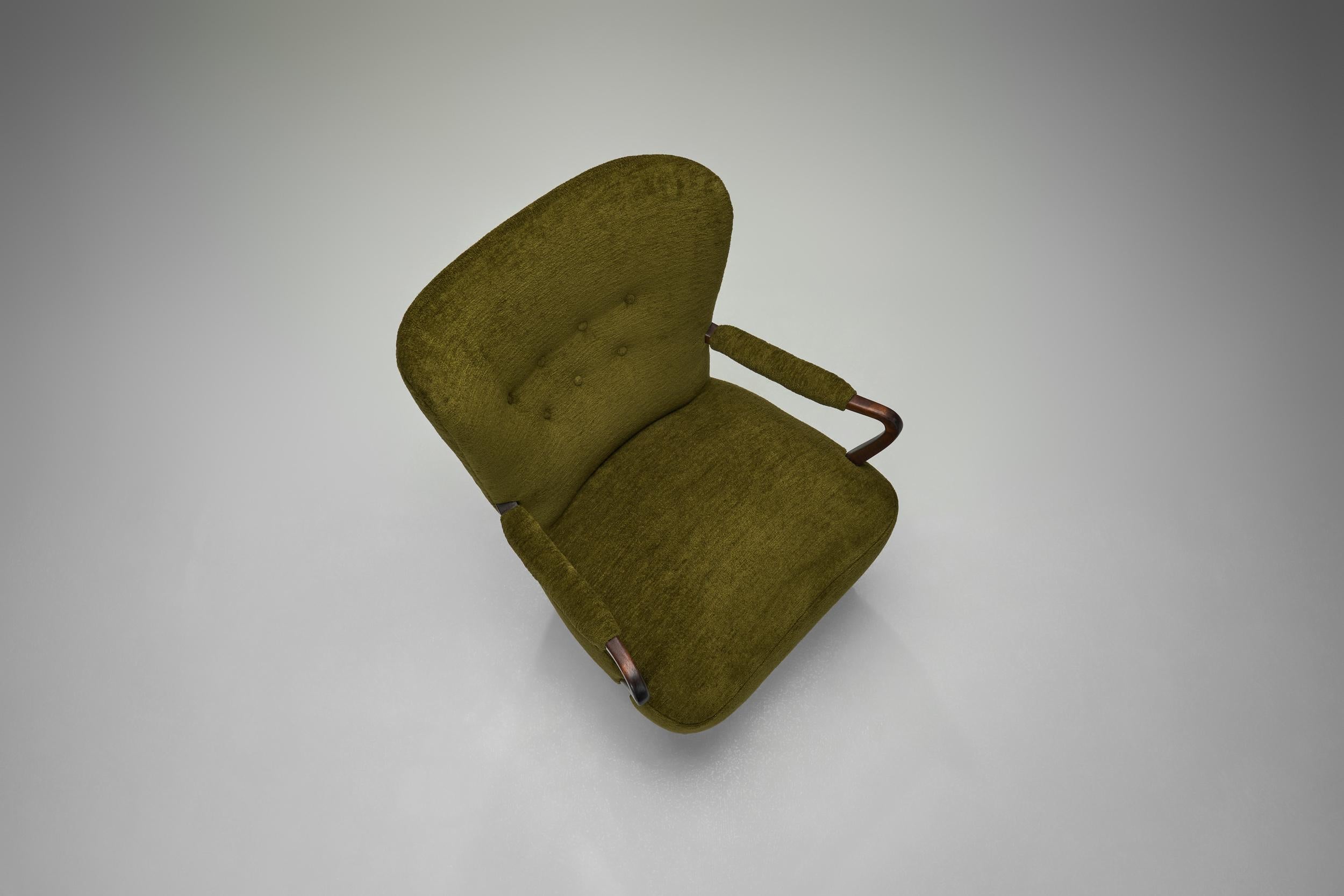 Coppia di poltrone moderne svedesi con tappezzeria verde, Svezia, 1940 ca. in vendita 2