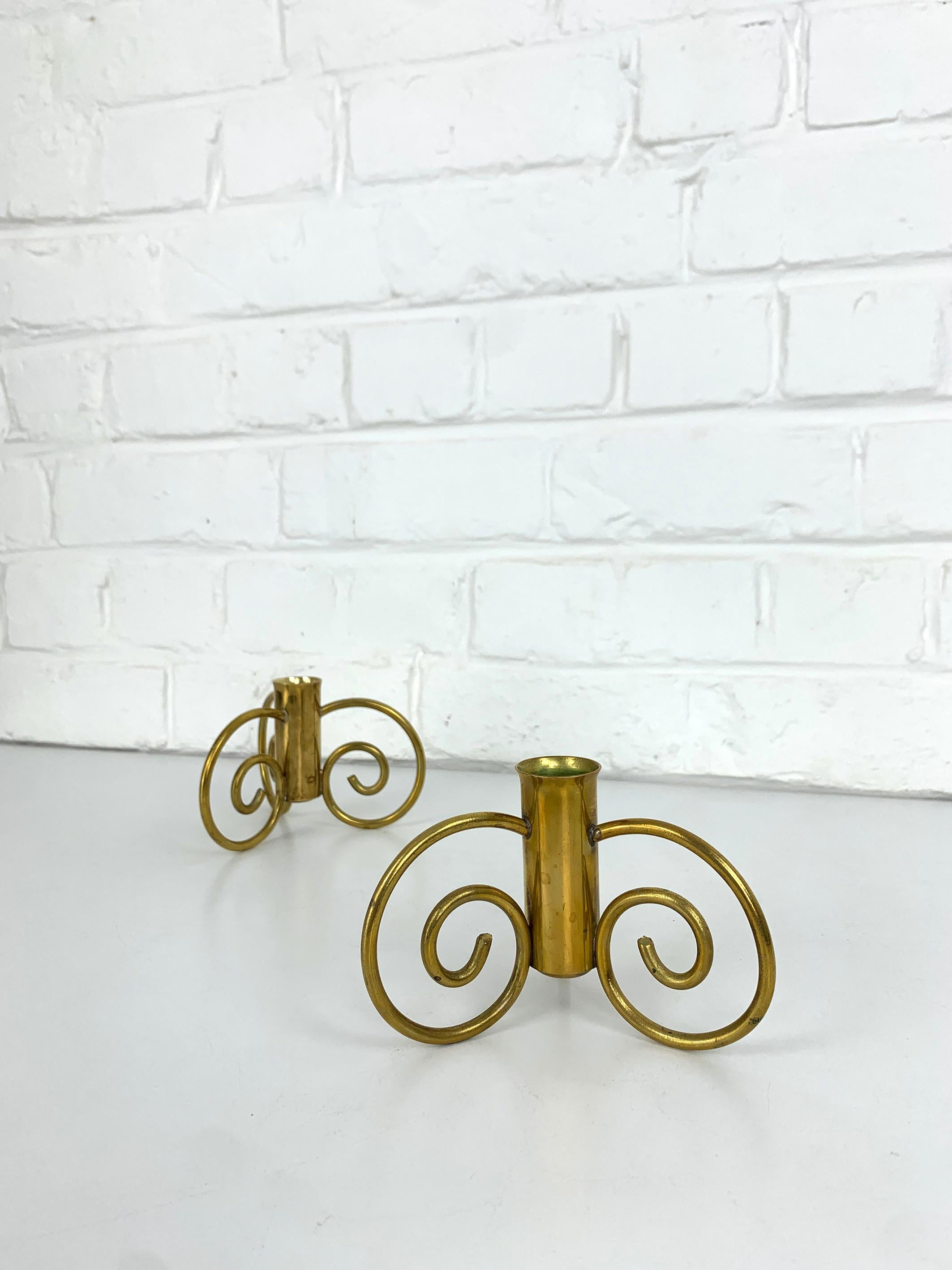 Pair of Swedish Modern Brass candle-sticks Lars Holmström for Svenskt Tenn, 1950 For Sale 2