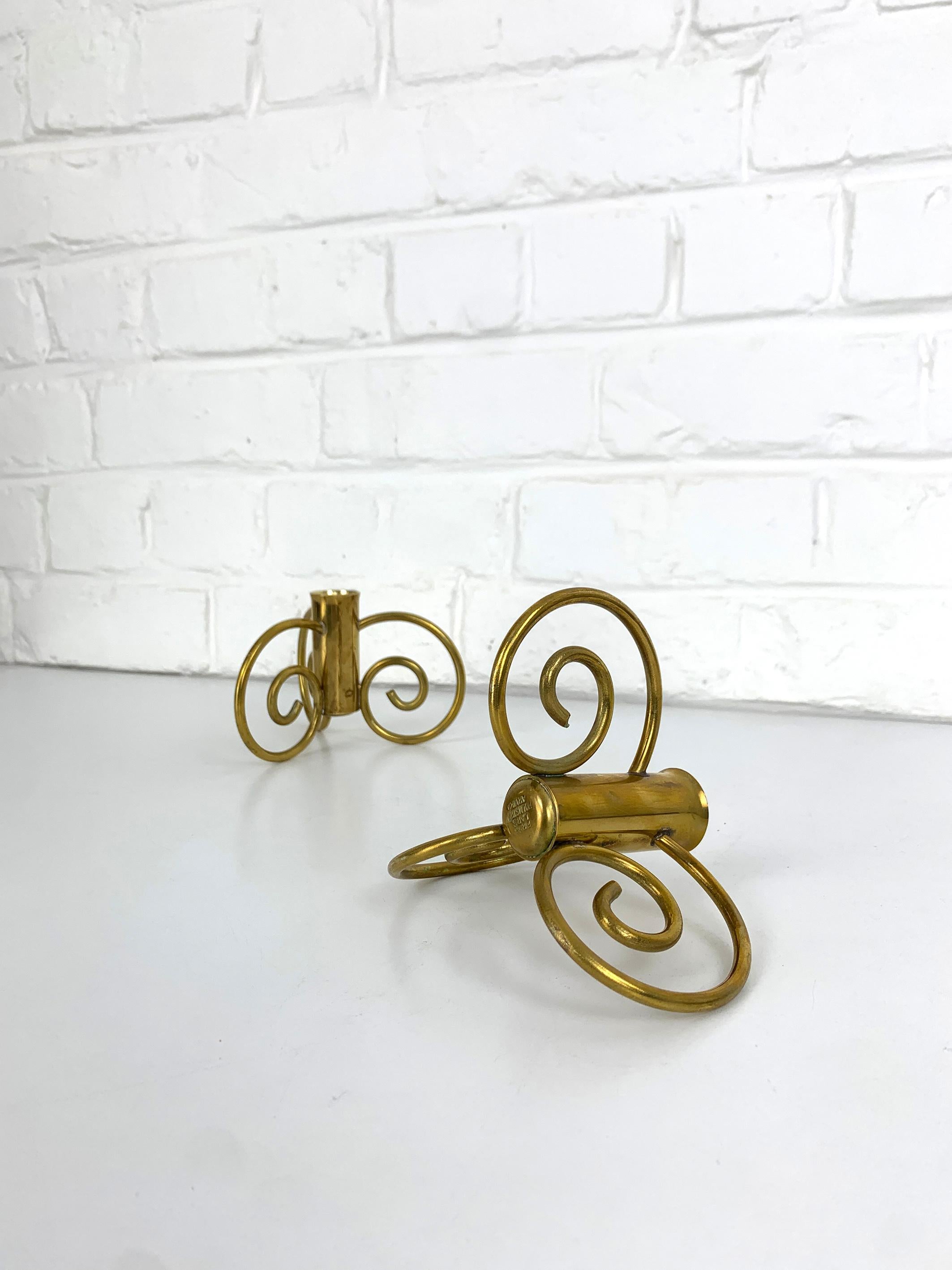 Pair of Swedish Modern Brass candle-sticks Lars Holmström for Svenskt Tenn, 1950 For Sale 3