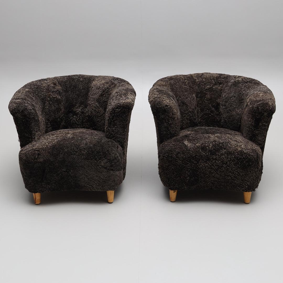 Scandinavian Modern Pair of Swedish Modern Curved Armchairs in Dark Brown Sheepskin Produced 1940s