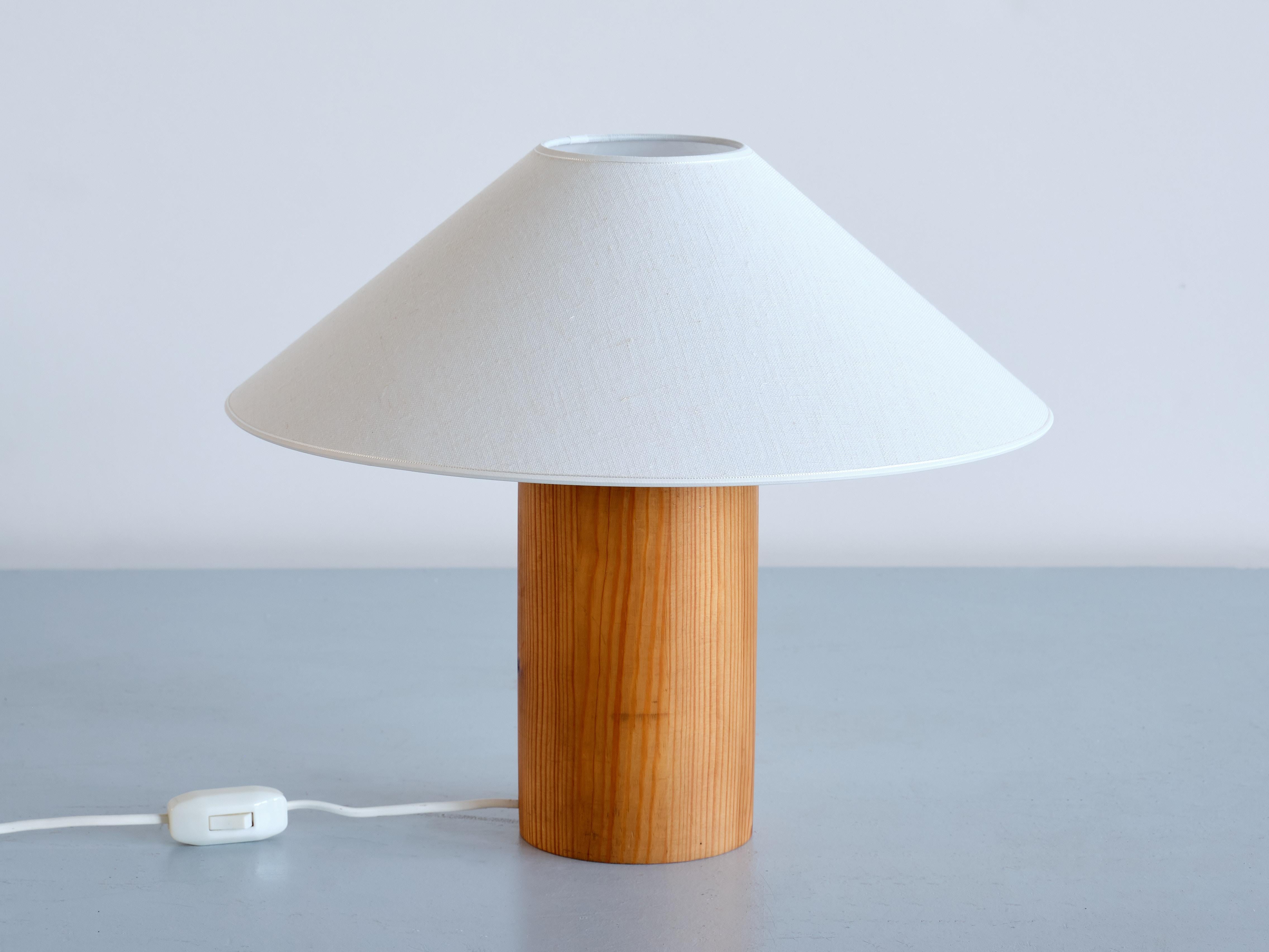 Pair of Swedish Modern Cylinder Shaped Table Lamps in Solid Pine Wood, 1960s 4