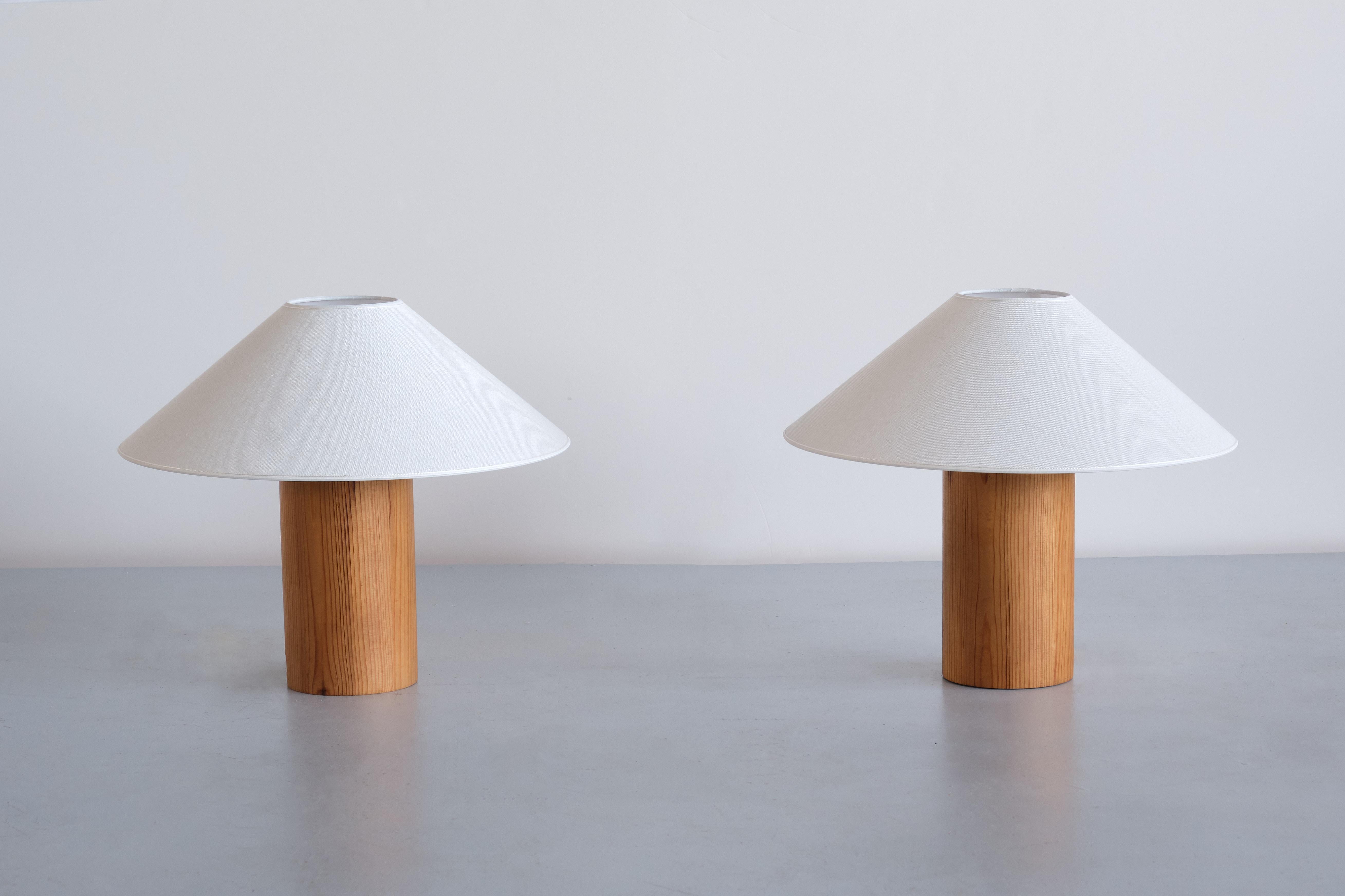Scandinavian Modern Pair of Swedish Modern Cylinder Shaped Table Lamps in Solid Pine Wood, 1960s